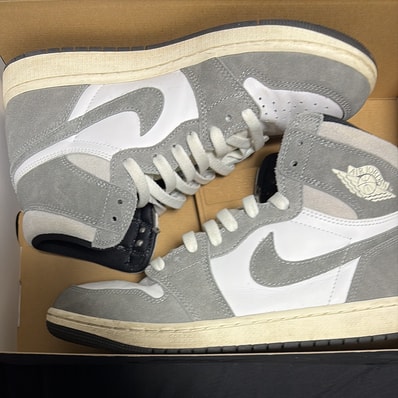 Nike Air Jordan 1 Retro High OG "Black and Smoke Grey"