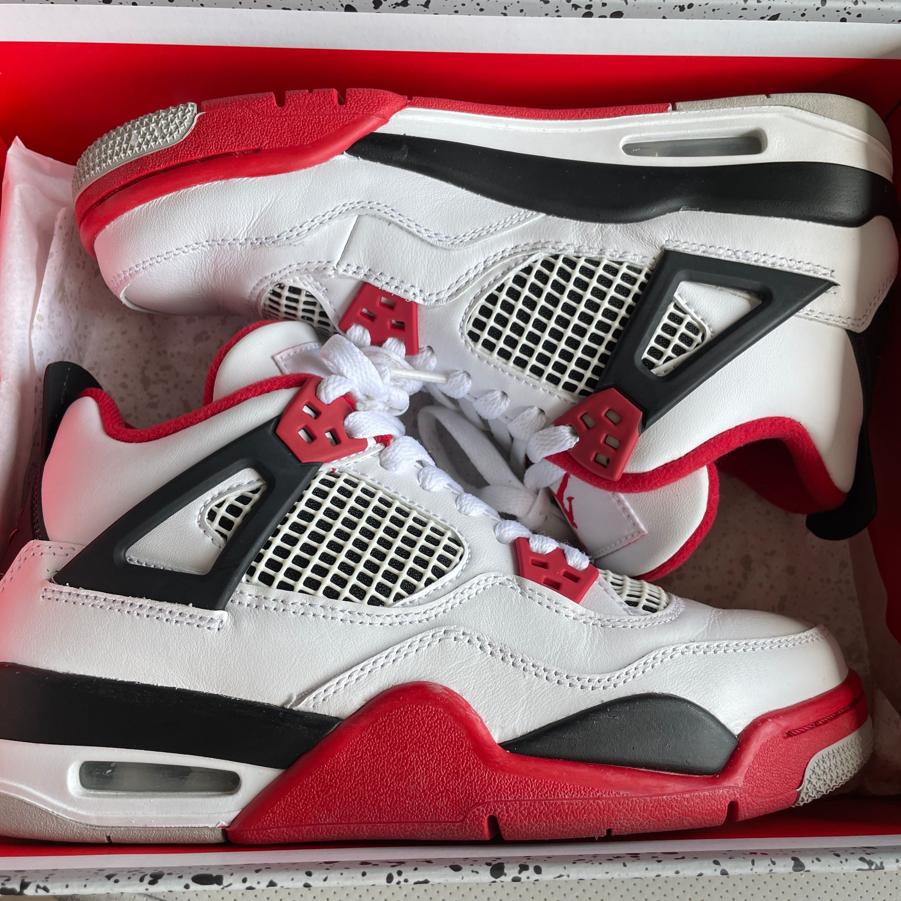 Nike GS Air Jordan 4 OG "Fire Red"