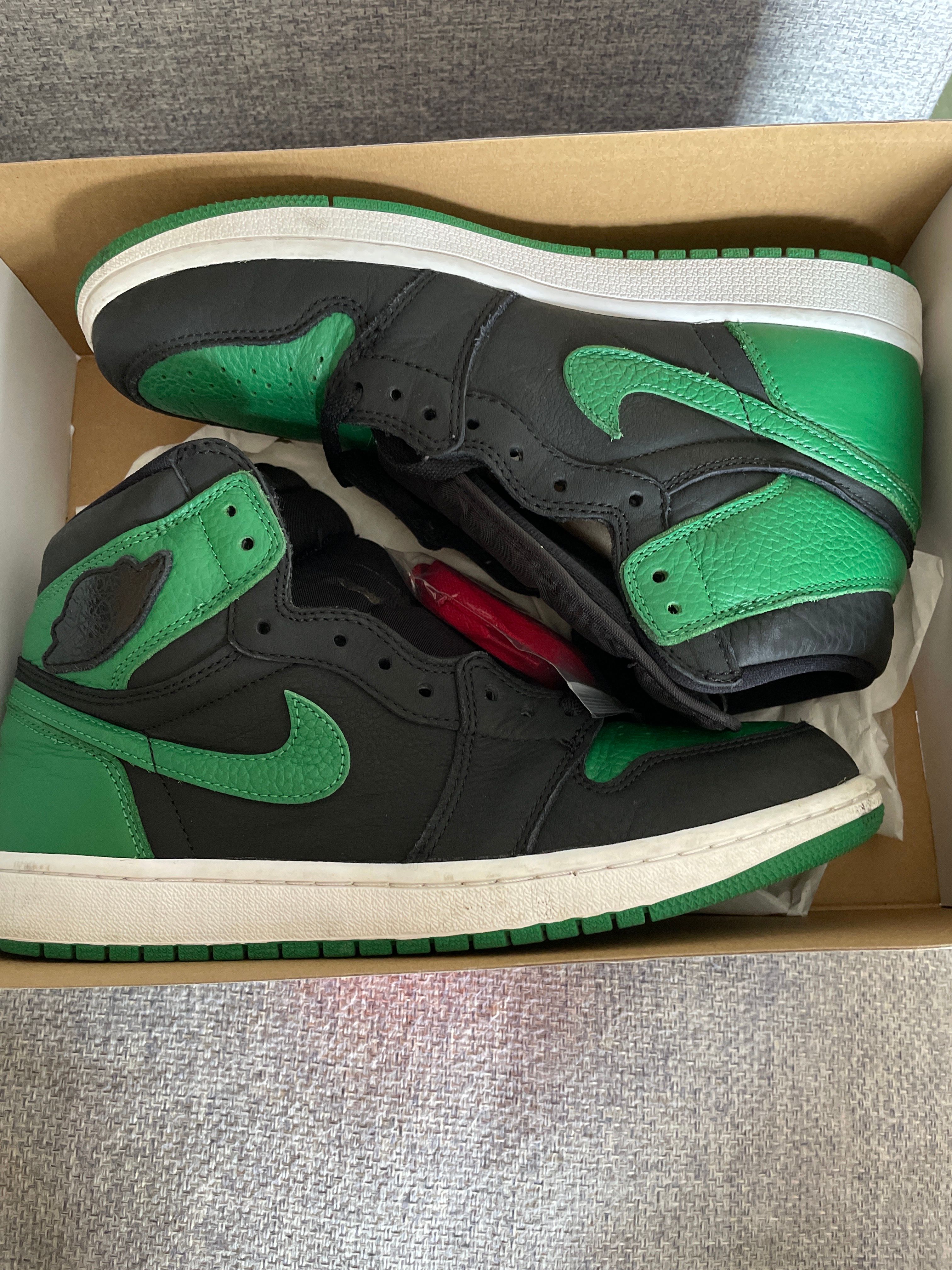 Nike Air Jordan 1 Retro High OG "Black/Pine Green" (2020)