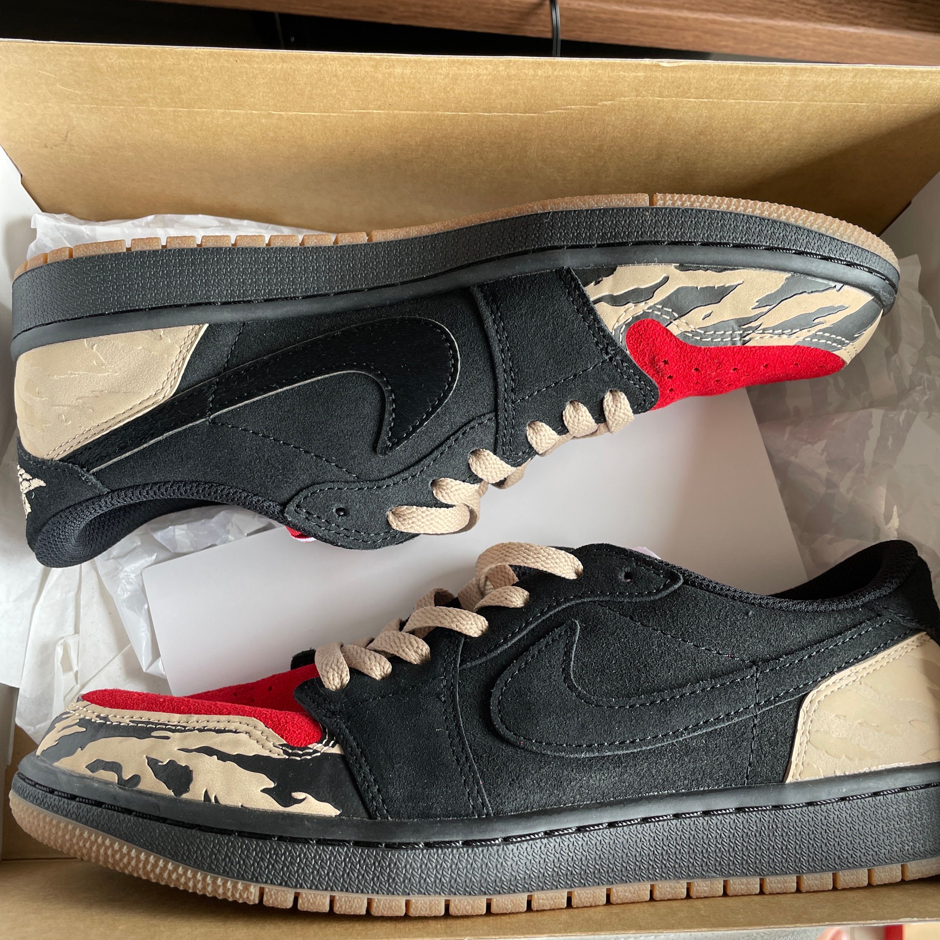 Sole Fly × Nike Air Jordan 1 Low "Black and Sport Red"