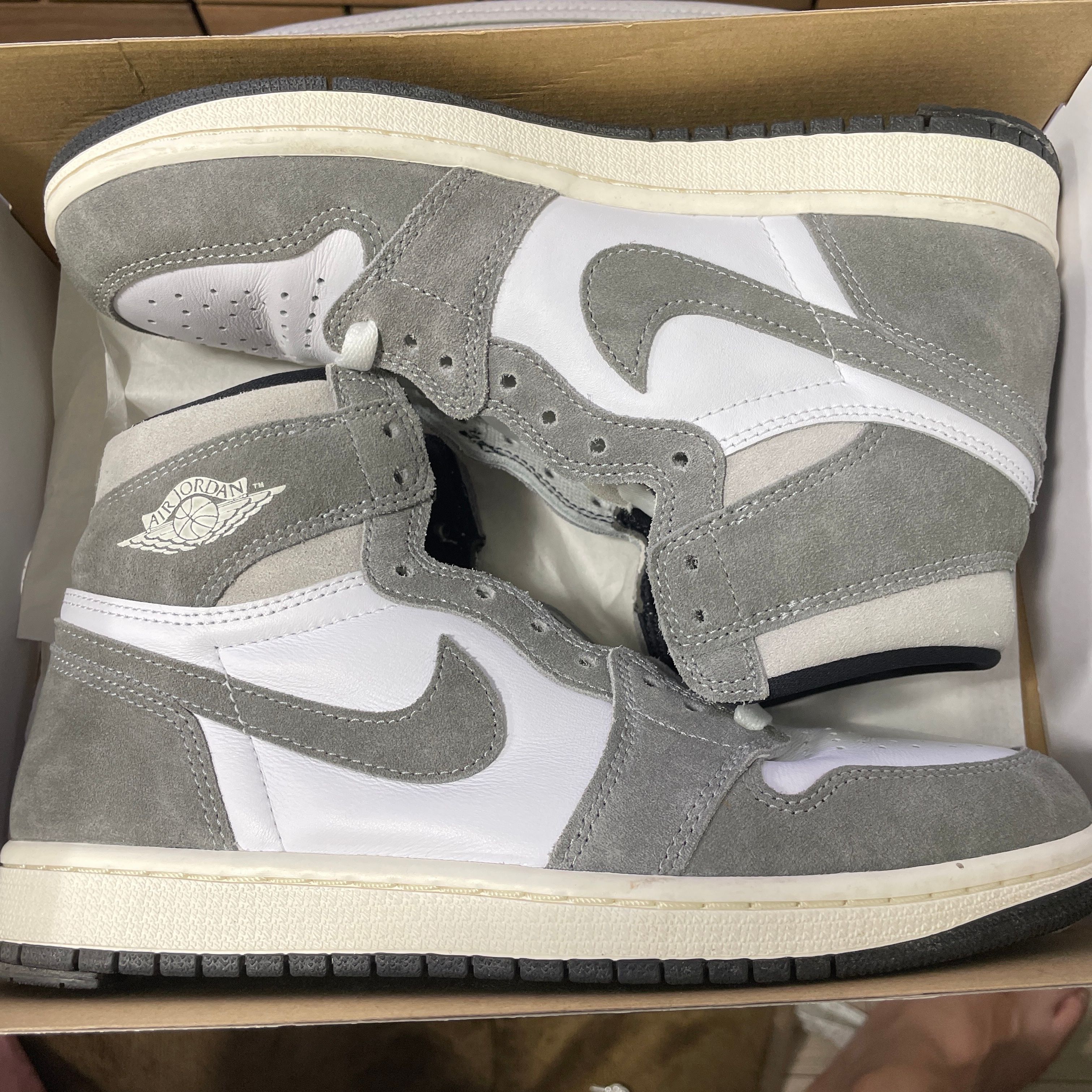 Nike Air Jordan 1 Retro High OG "Black and Smoke Grey"