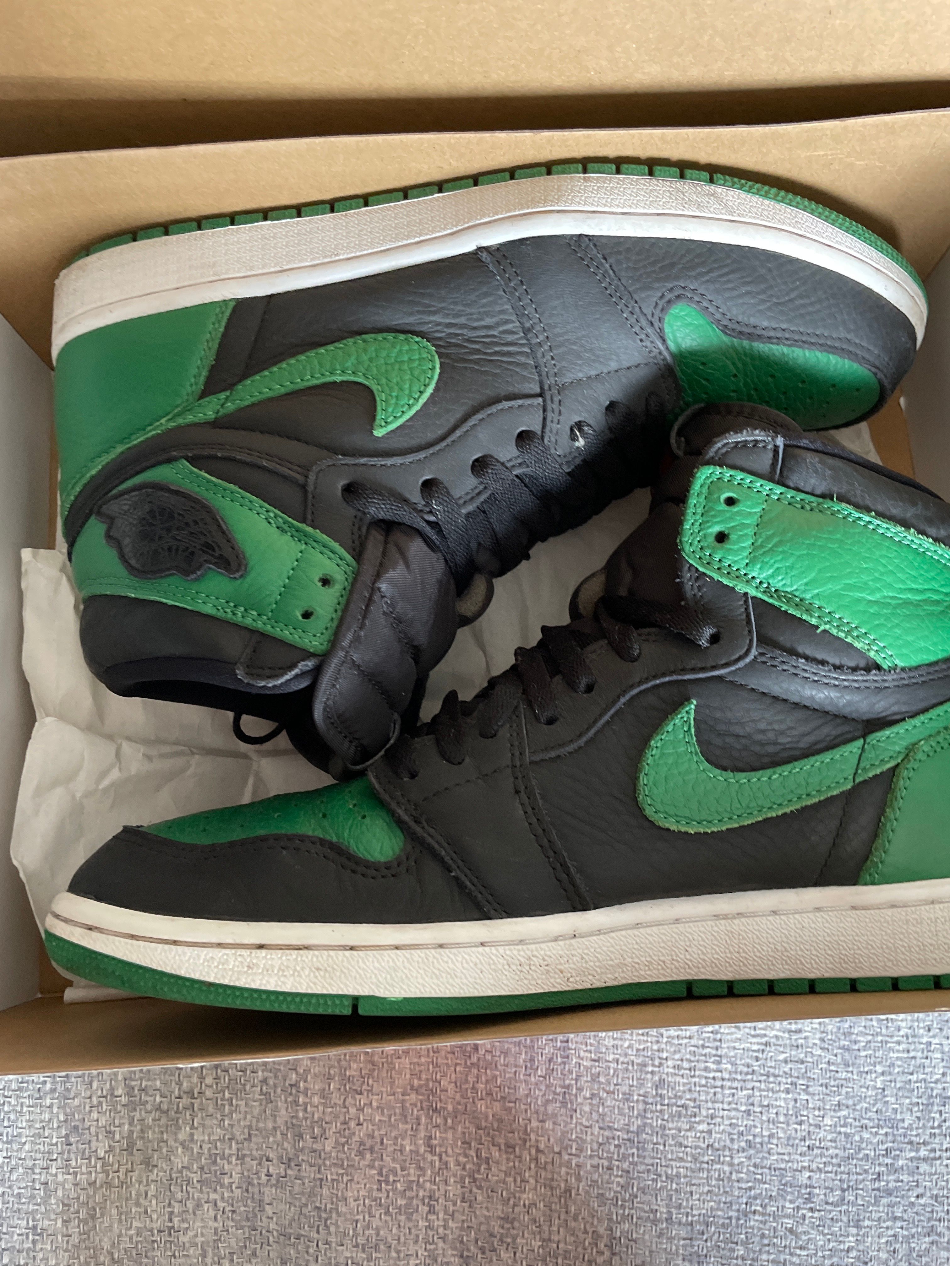 Nike Air Jordan 1 Retro High OG "Black/Pine Green" (2020)      
