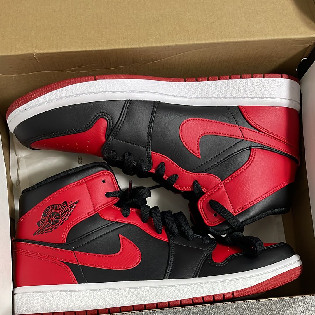 Nike Air Jordan 1 Mid "Bred"