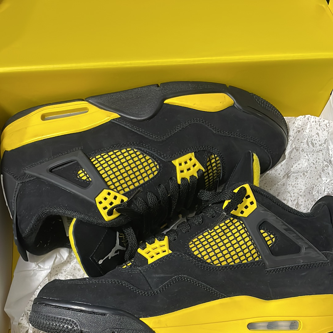 Nike Air Jordan 4 Retro "Thunder"(2023)
