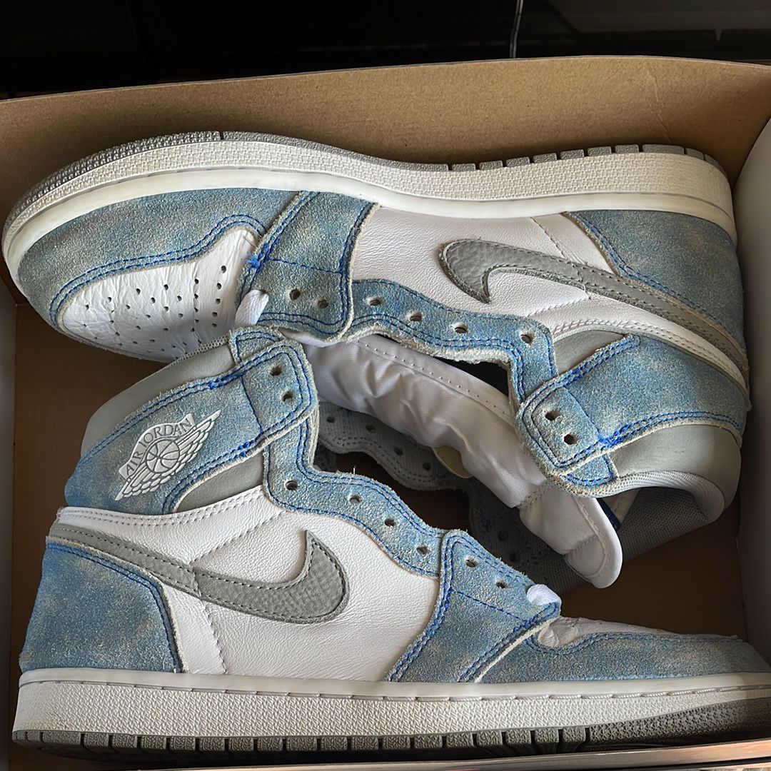 Nike Air Jordan 1 High OG "Hyper Royal"