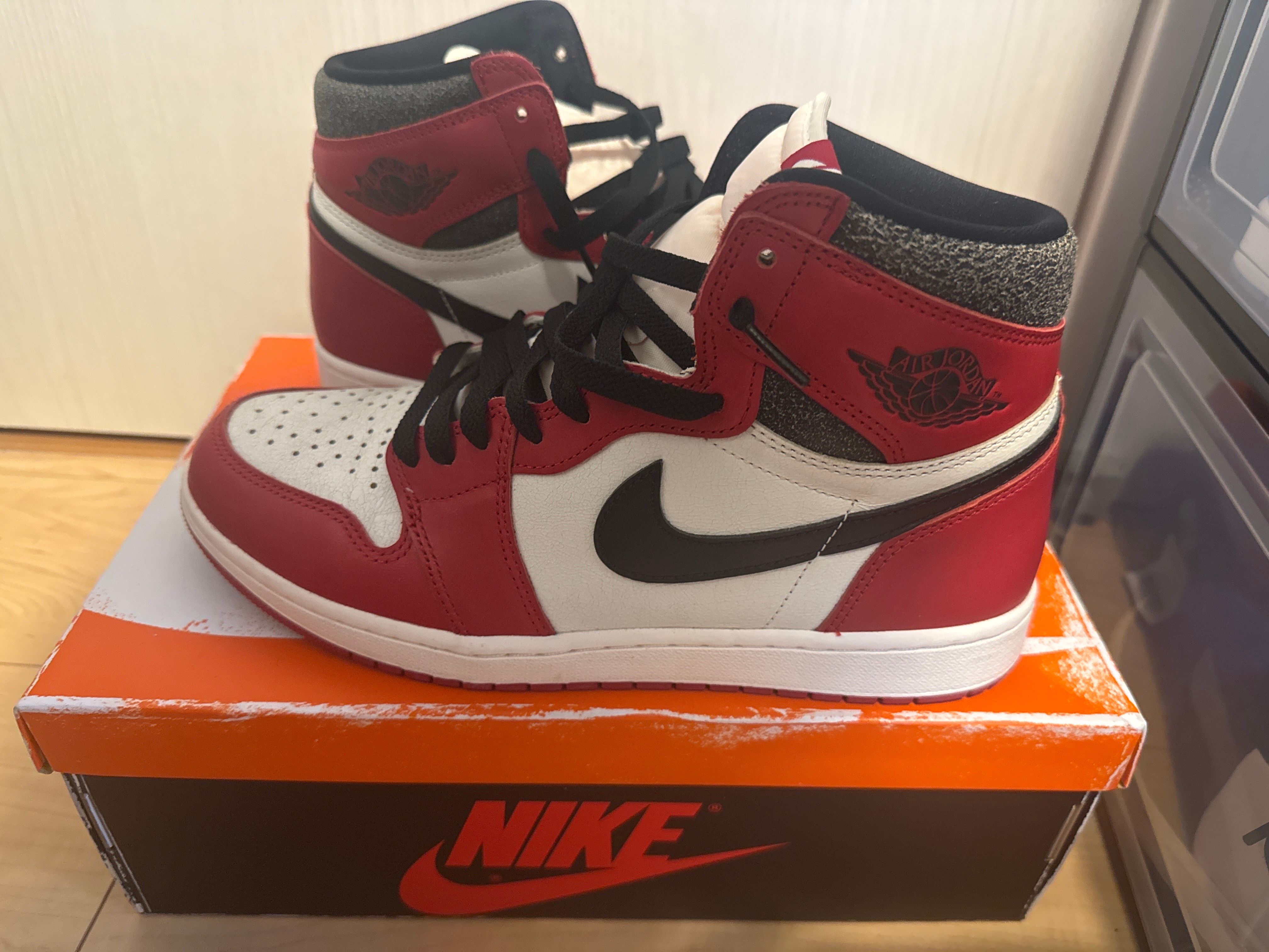 Nike Air Jordan 1 High OG "Lost & Found/Chicago"