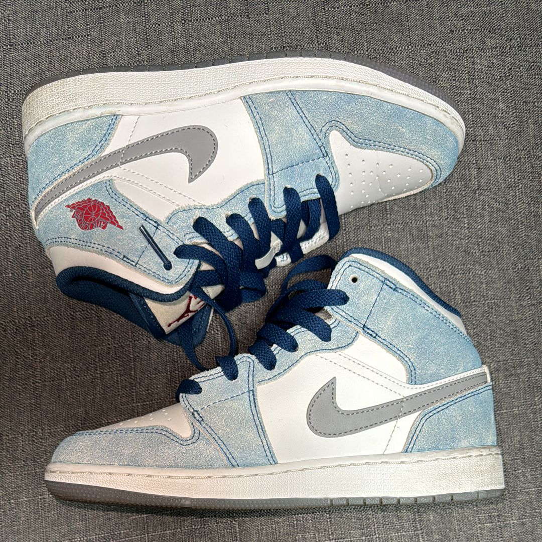 Nike GS Air Jordan 1 Mid "White/University Blue/Grey"