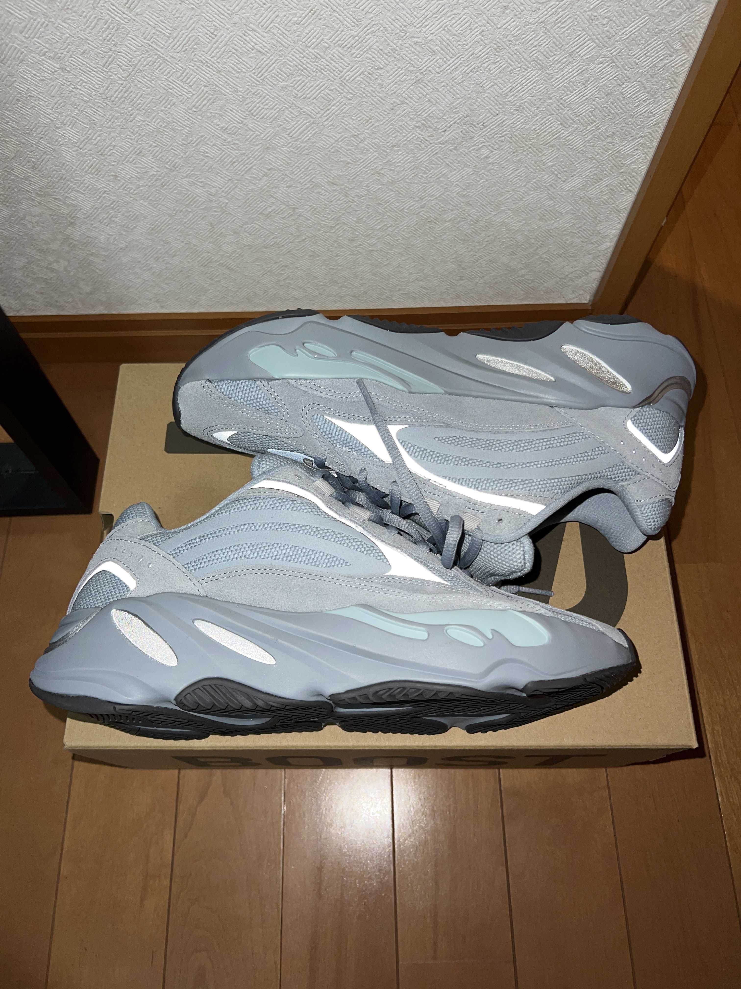 adidas Yeezy Boost 700 V2 "Hospital Blue"