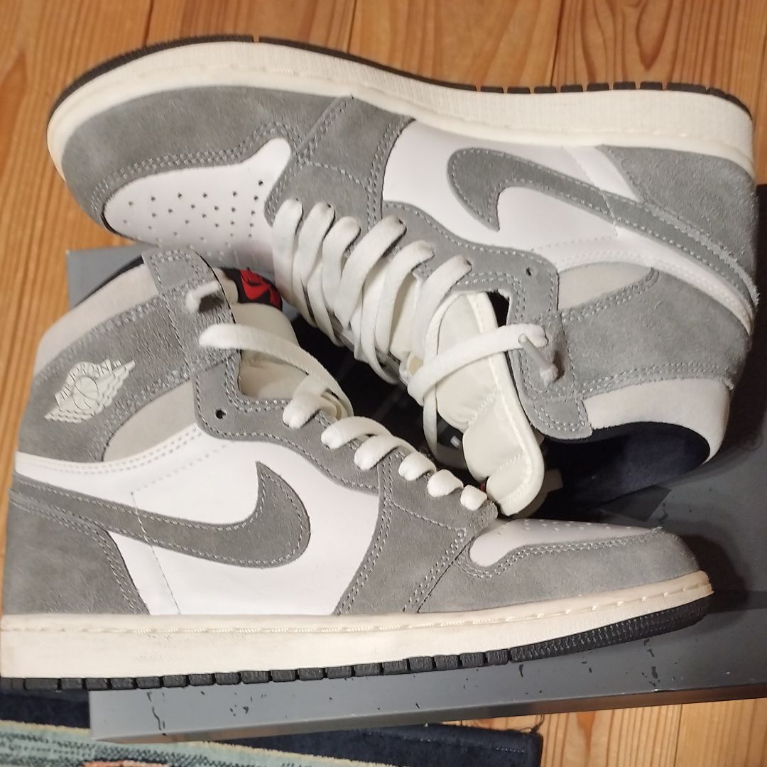 Nike Air Jordan 1 Retro High OG "Black and Smoke Grey"