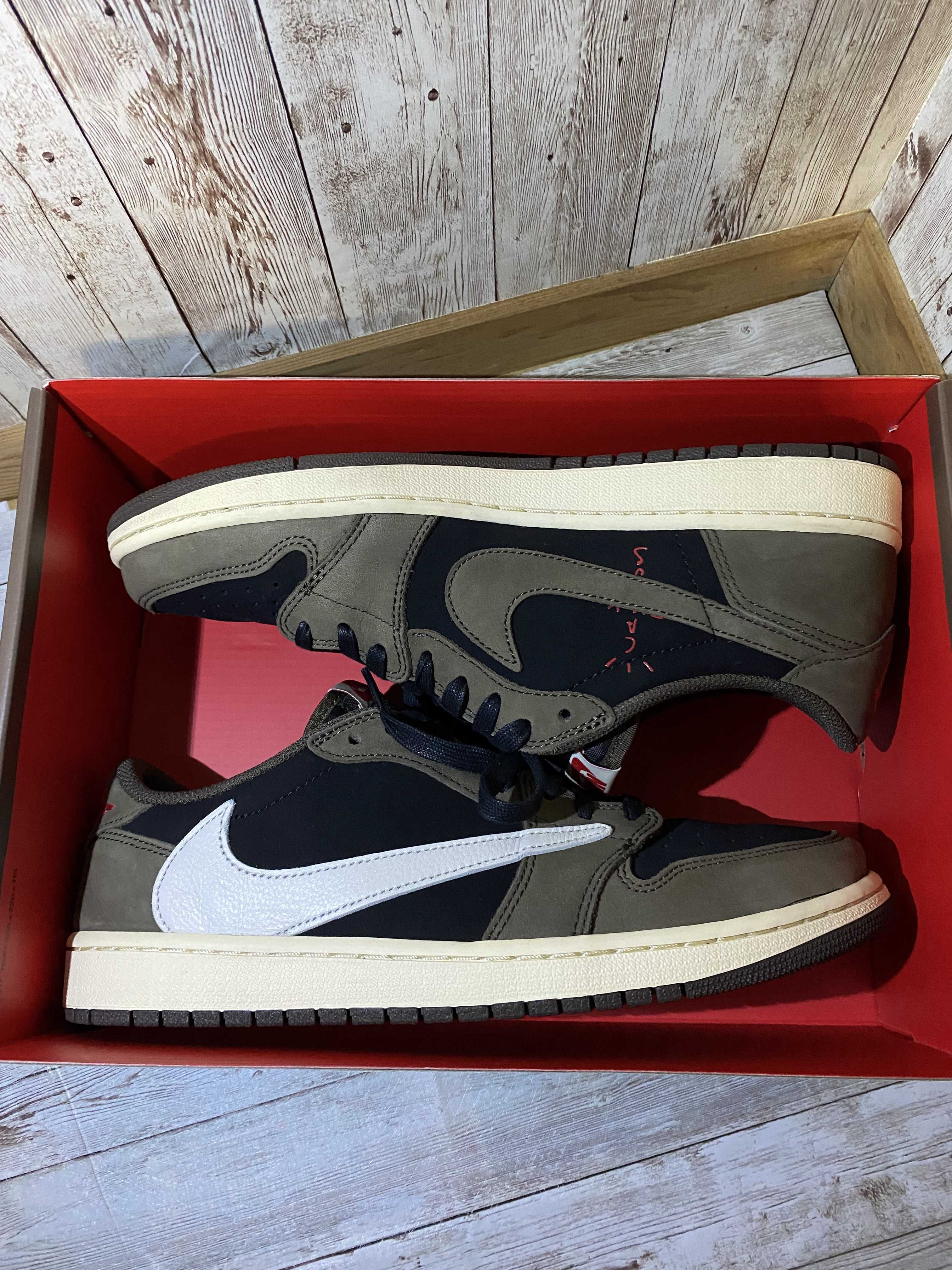 Travis Scott × Nike Air Jordan 1 Low OG SP-T  "Black/Dark Mocha"