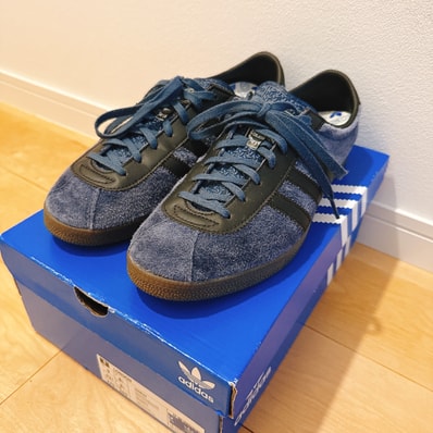 adidas London "Preloved Ink/Core Black/Gum"