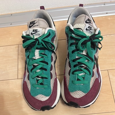 sacai × Nike Vapor Waffle "String/Red/Green"