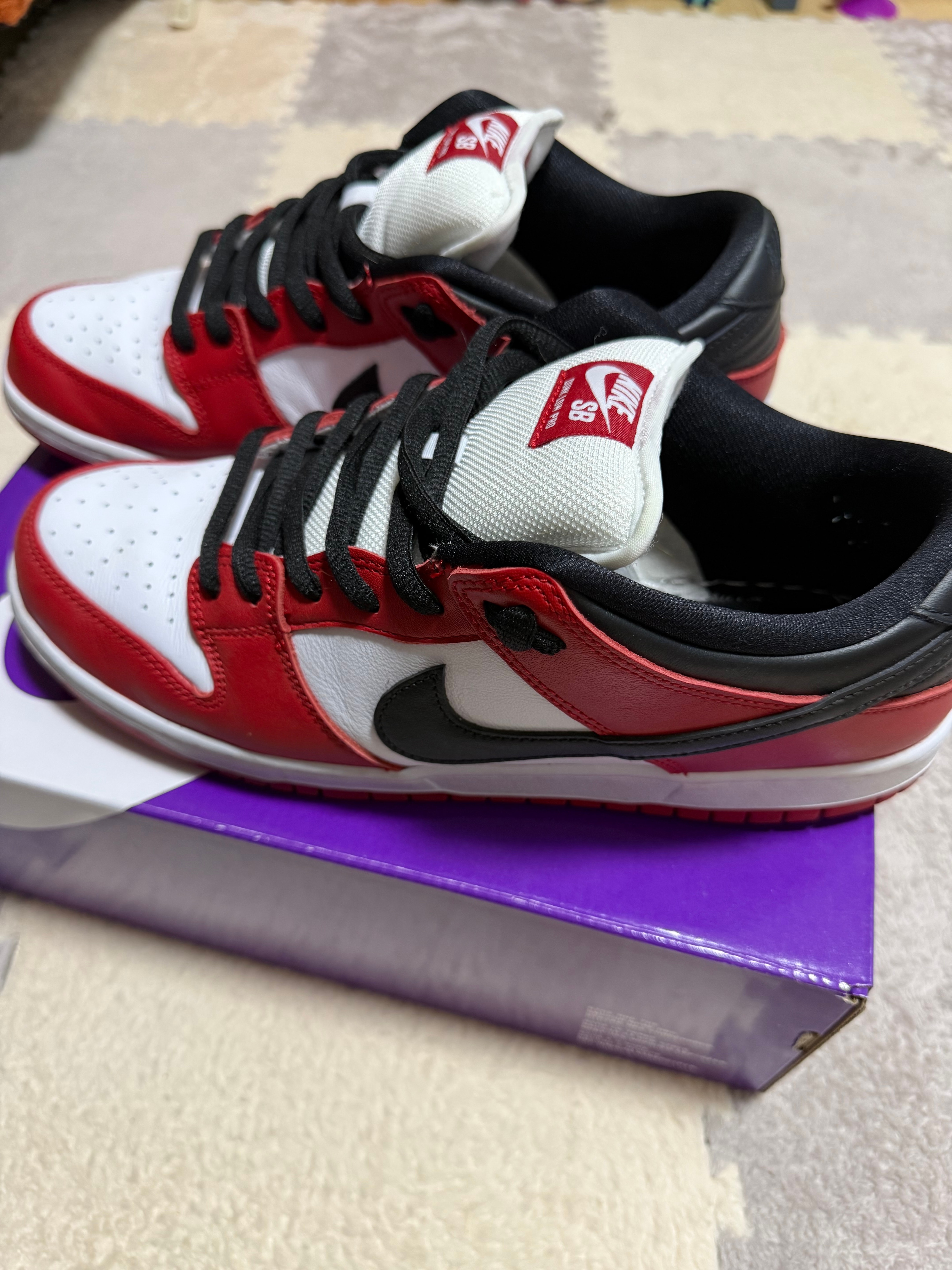 ナイキ SB ダンク ロー プロ "ジェーパック シカゴ/バーシティレッド アンド ホワイト"(堀米雄斗着用)