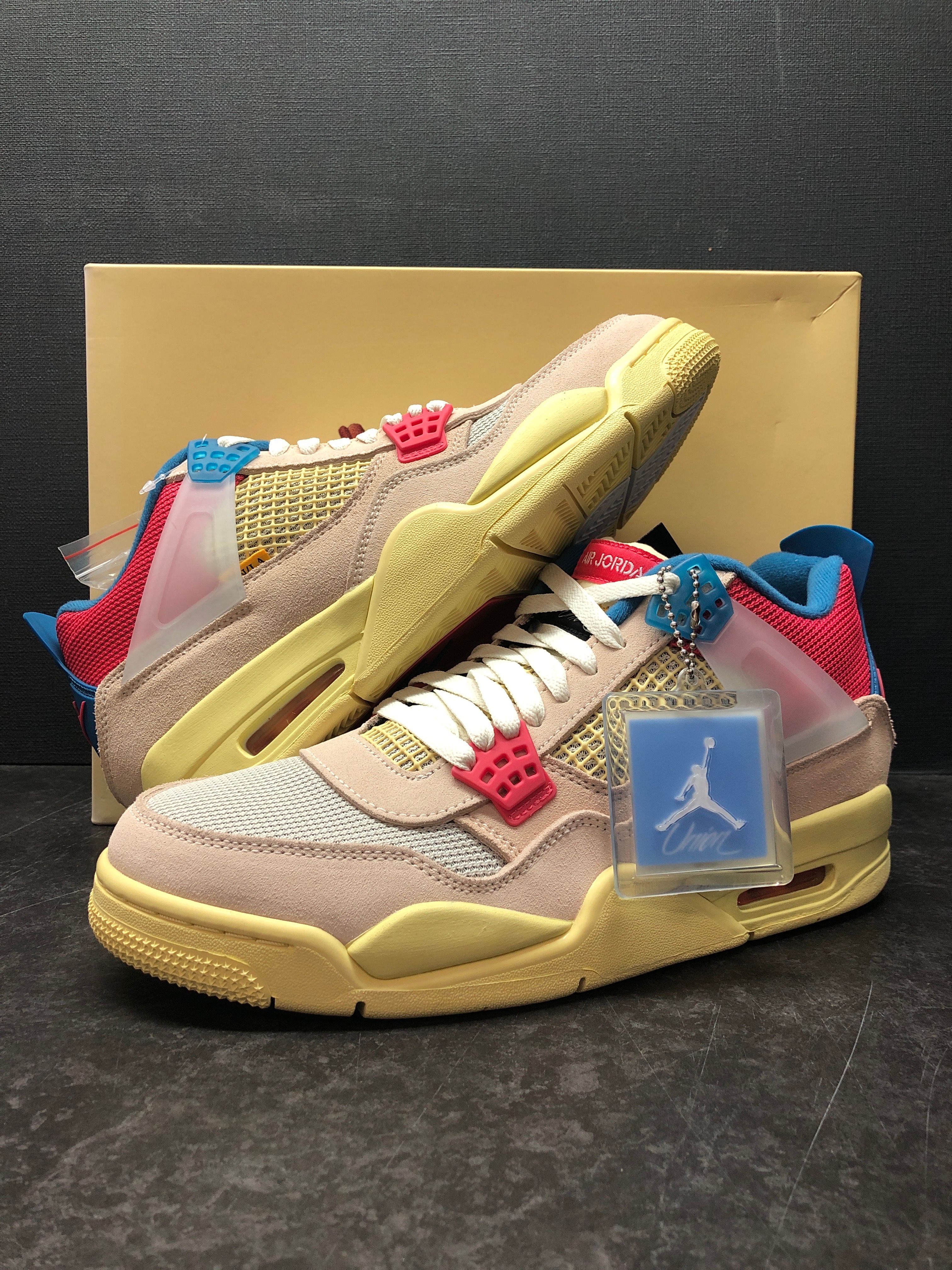 UNION × Nike Air Jordan 4 SP "Guava Ice/Light Fusion Red"