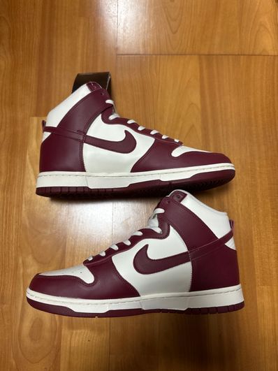 NIKE Women's DUNK HIGH "TEAM RED"