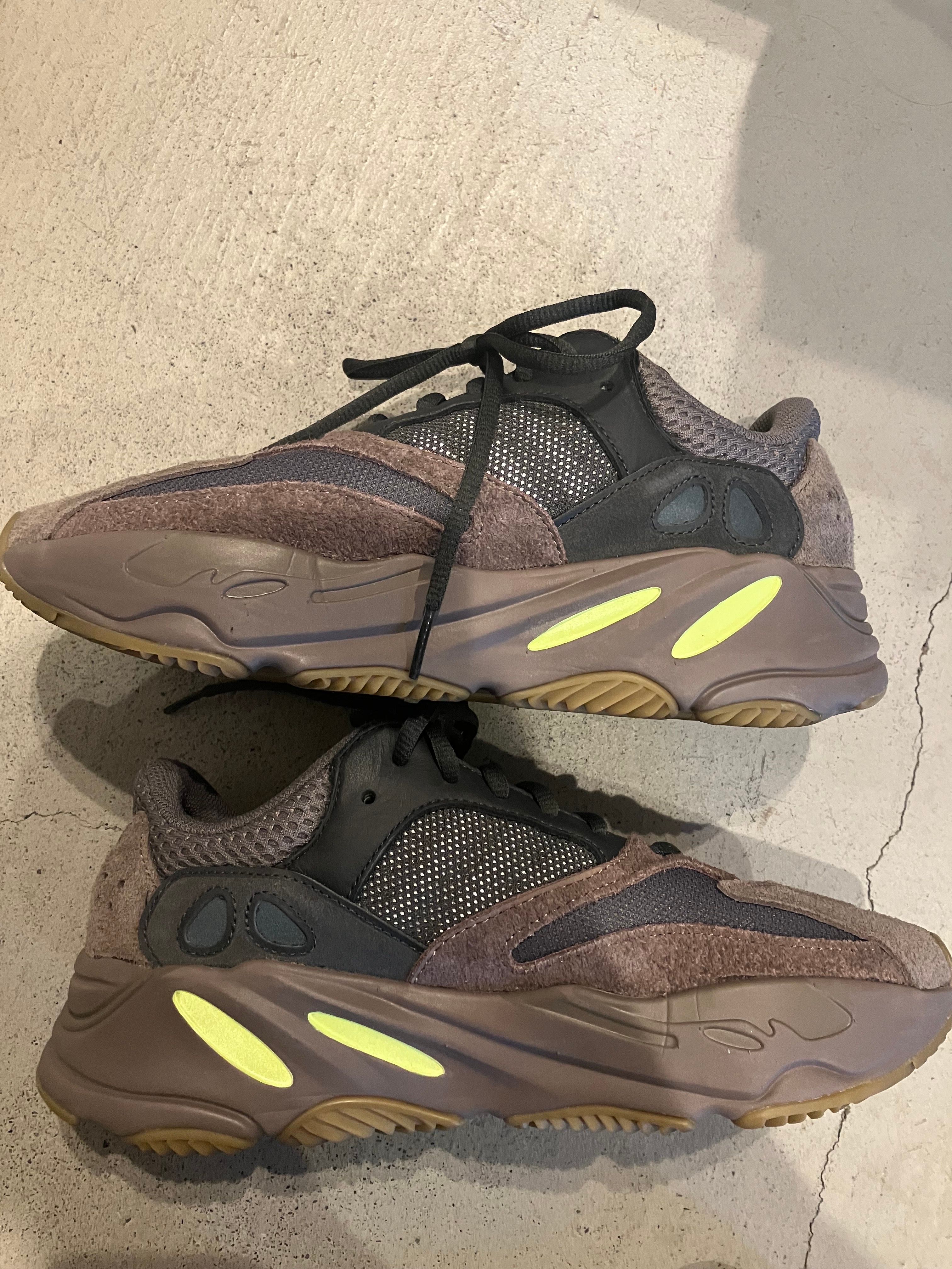 YEEZY BOOST 700 WAVE RUNNER DARK GREY