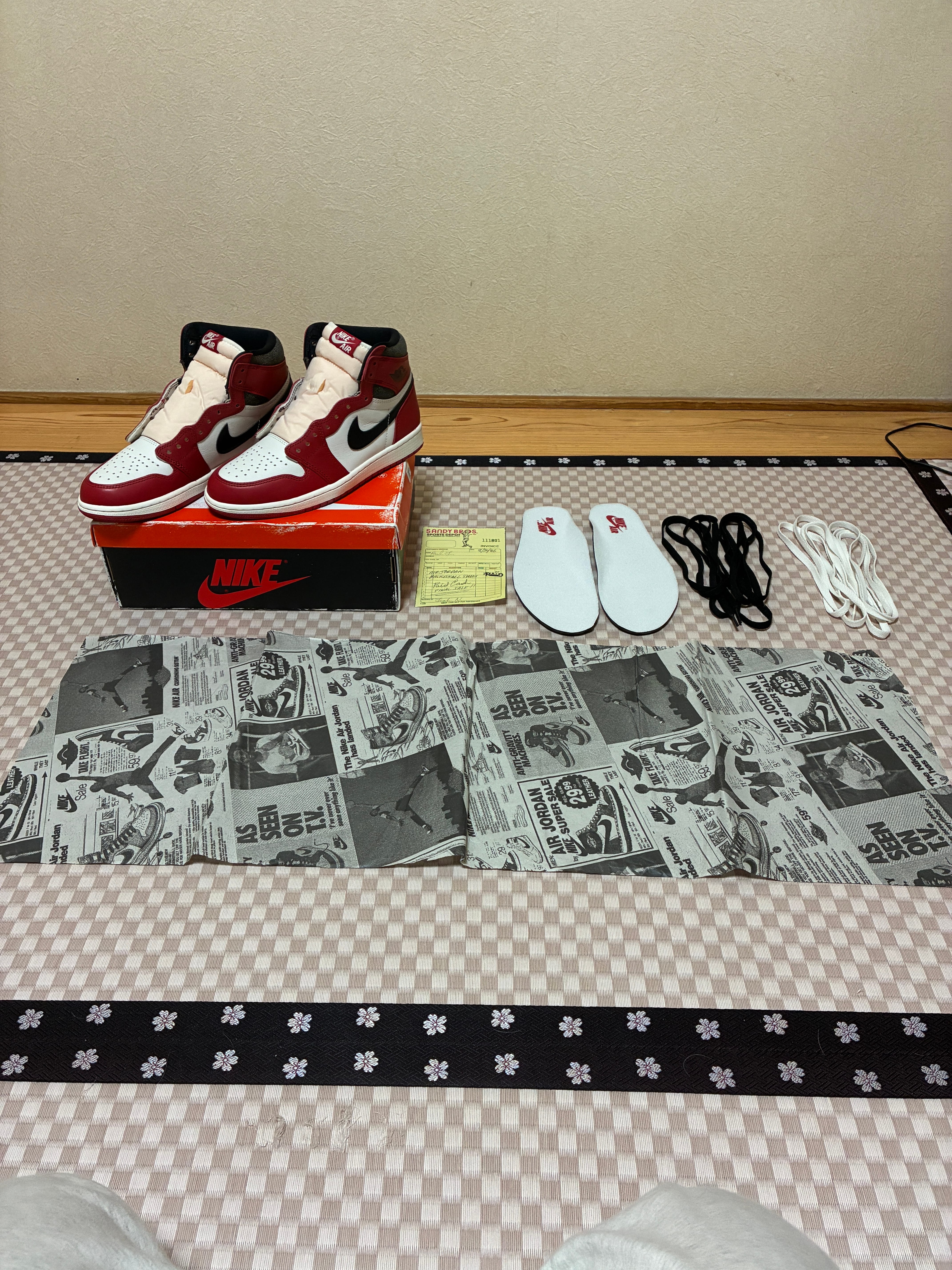 Nike Air Jordan 1 High OG "Lost & Found/Chicago"