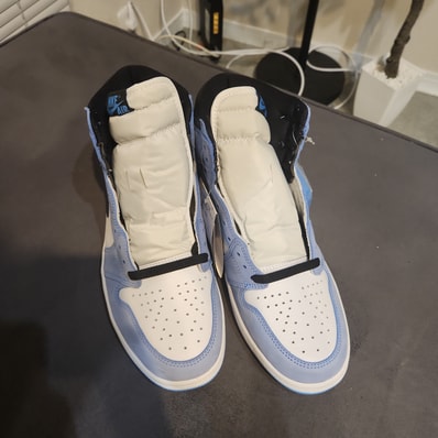 Nike Air Jordan 1 High OG "University Blue"