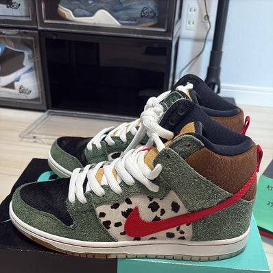 Nike SB Dunk High Pro QS "Dog Walker"