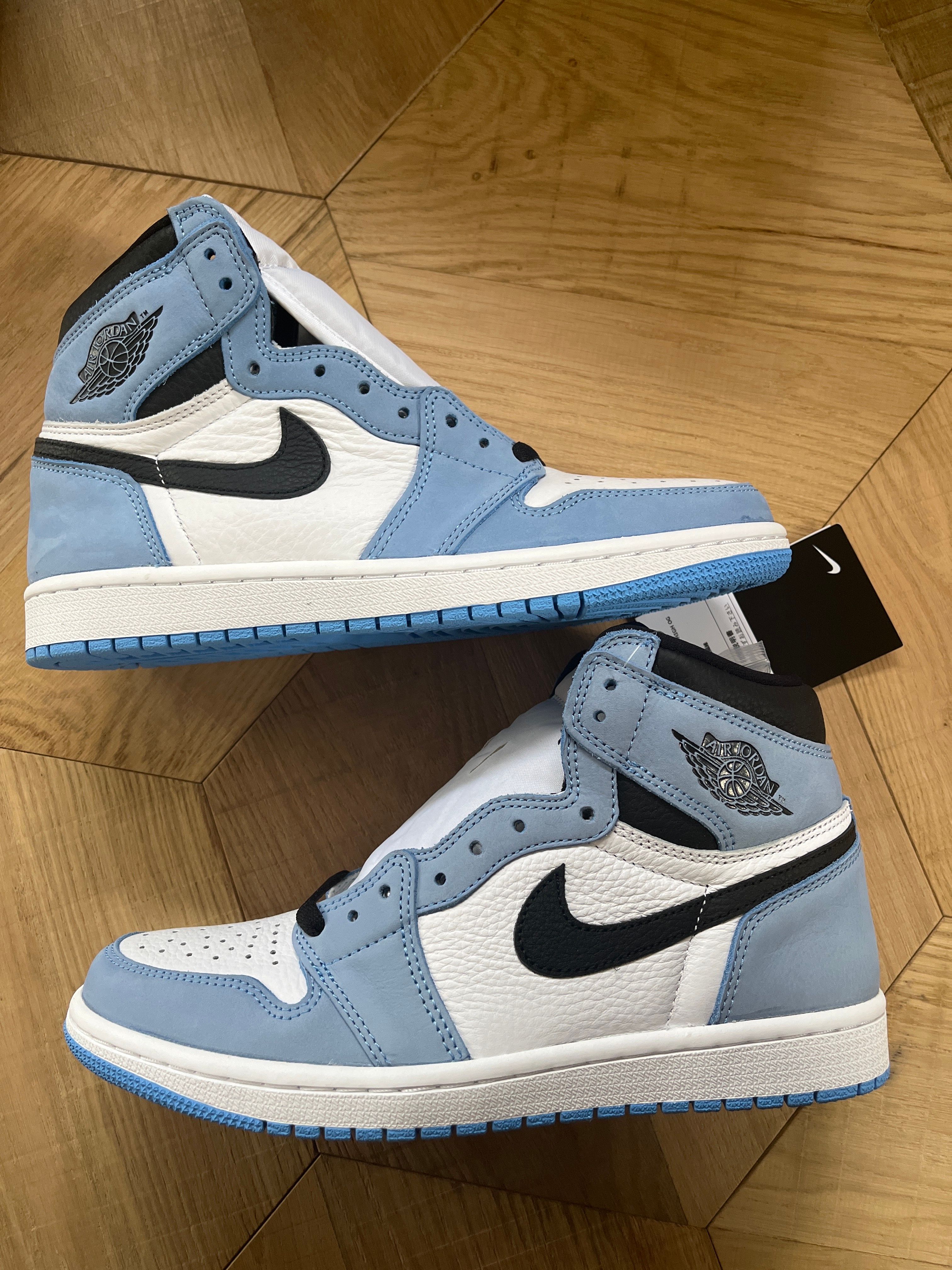 Nike Air Jordan 1 High OG "University Blue"