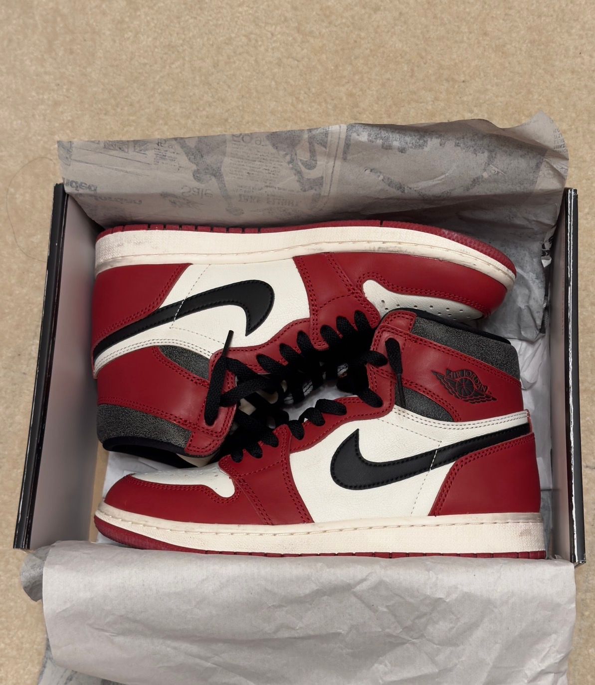 Nike Air Jordan 1 High OG "Lost & Found/Chicago"