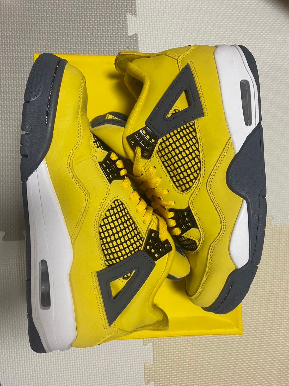 Nike Air Jordan 4 "Tour Yellow"