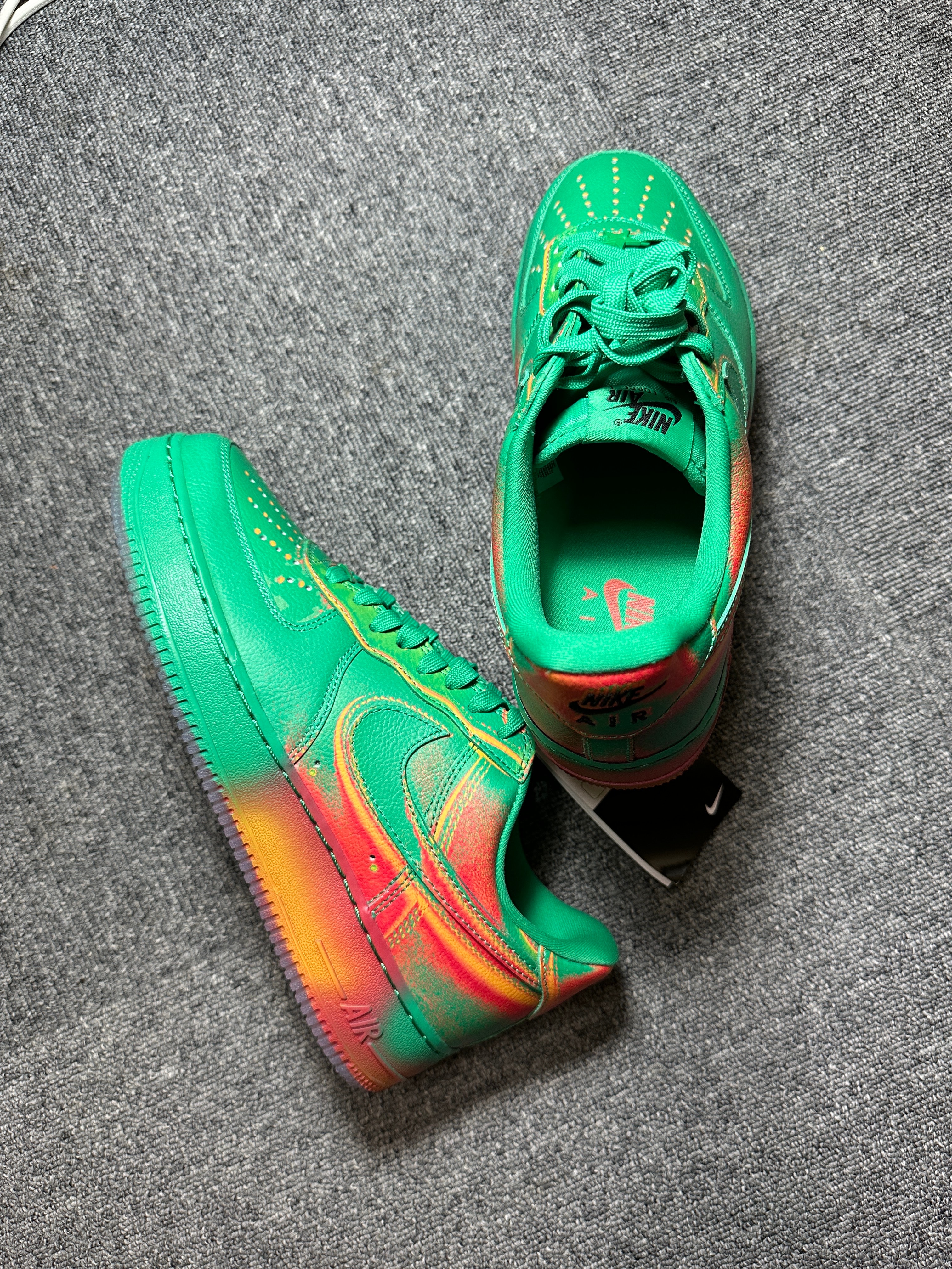 Nike Air Force 1 Low "Stadium Green/Laser Orange"
