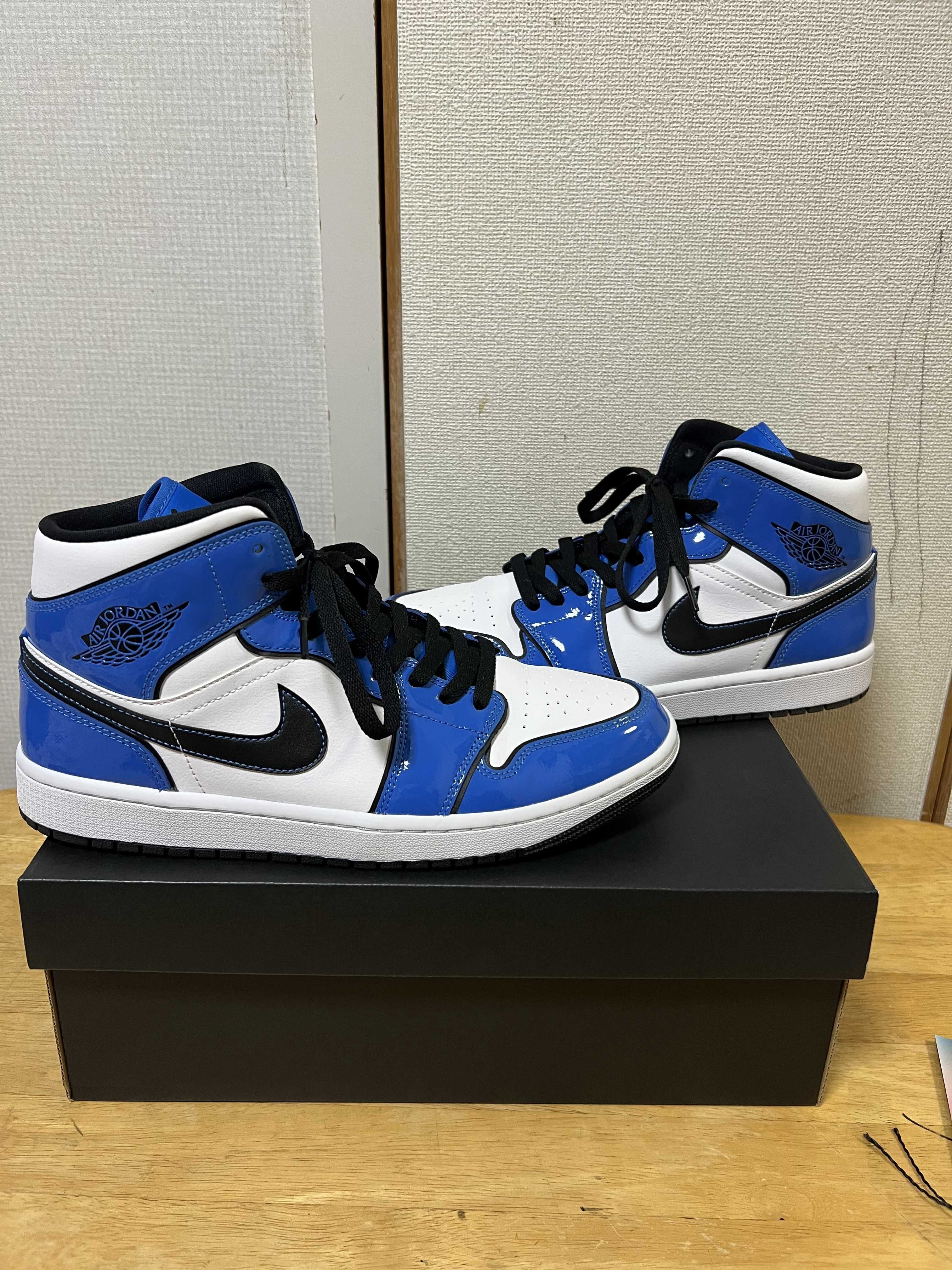 Nike Air Jordan 1 Mid SE "Signal Blue"