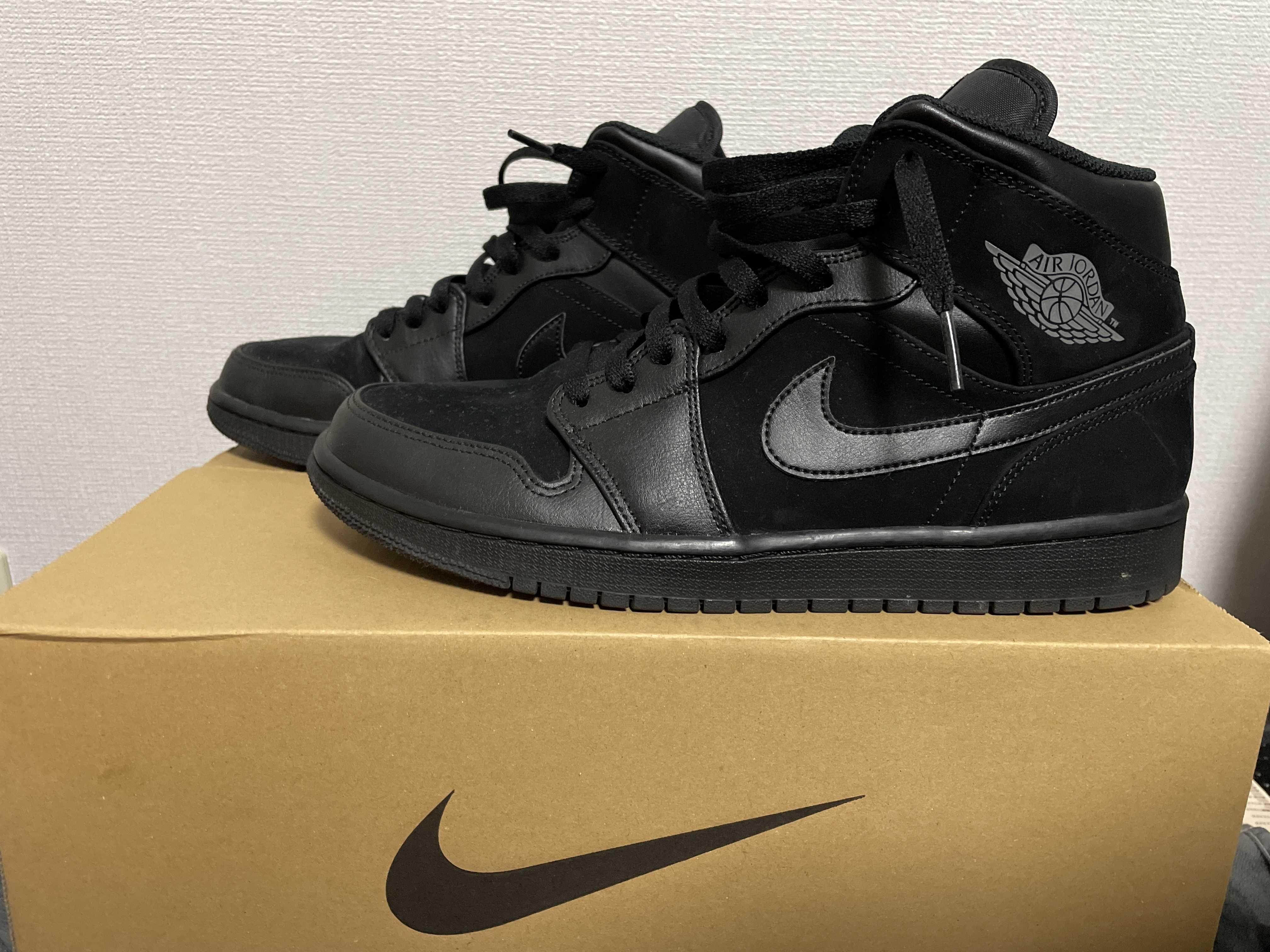 Nike Air Jordan 1 Mid "Triple Black" (2018)