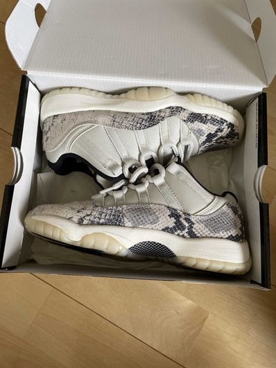NIKE GS AIR JORDAN 11 RETRO LOW "SNAKE LIGHT BONE"