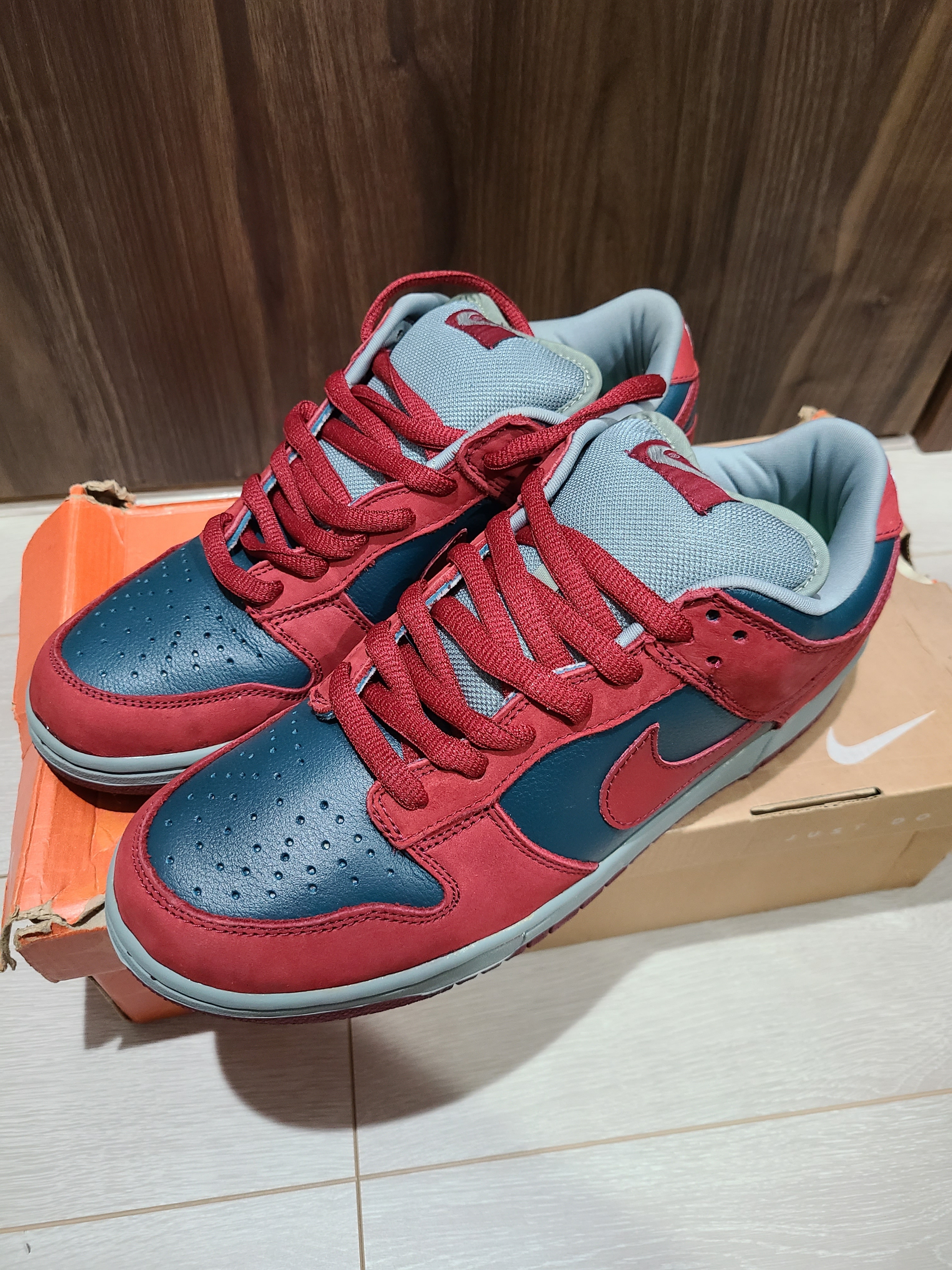 Nike SB Dunk Low "Shark"