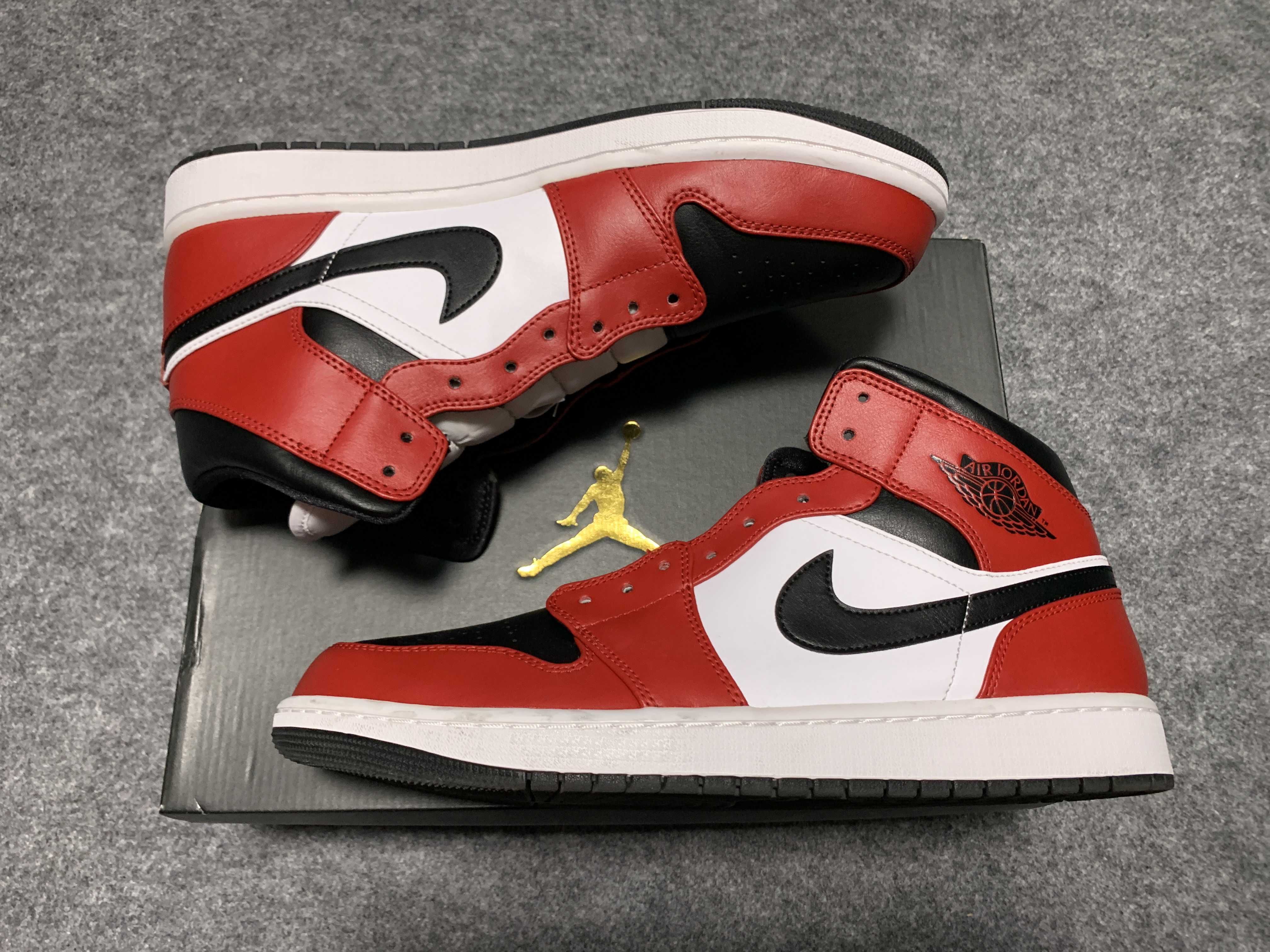 Nike Air Jordan 1 Mid "Chicago Black Toe"