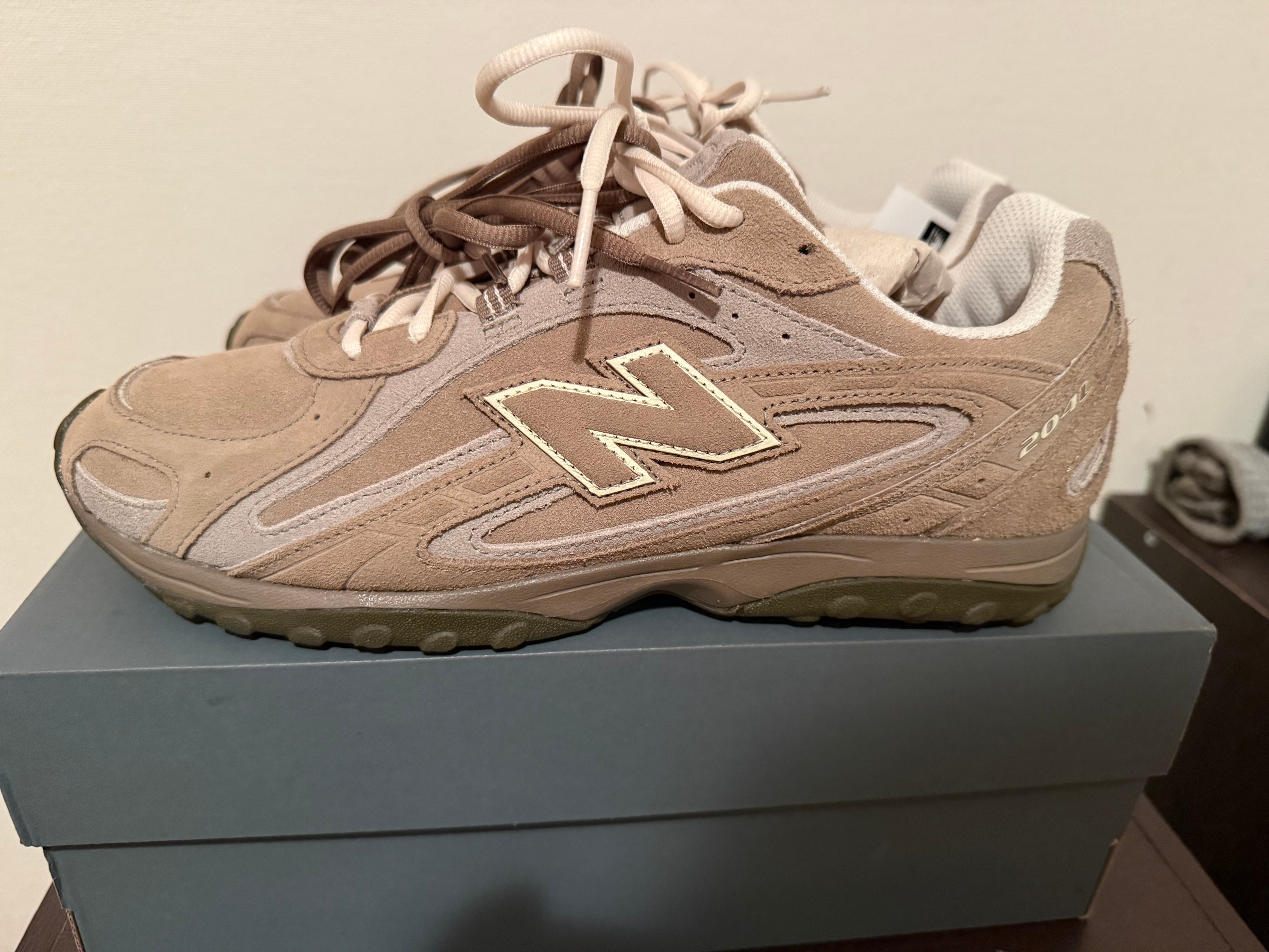 New Balance 204L "Mushroom/Arid Stone"