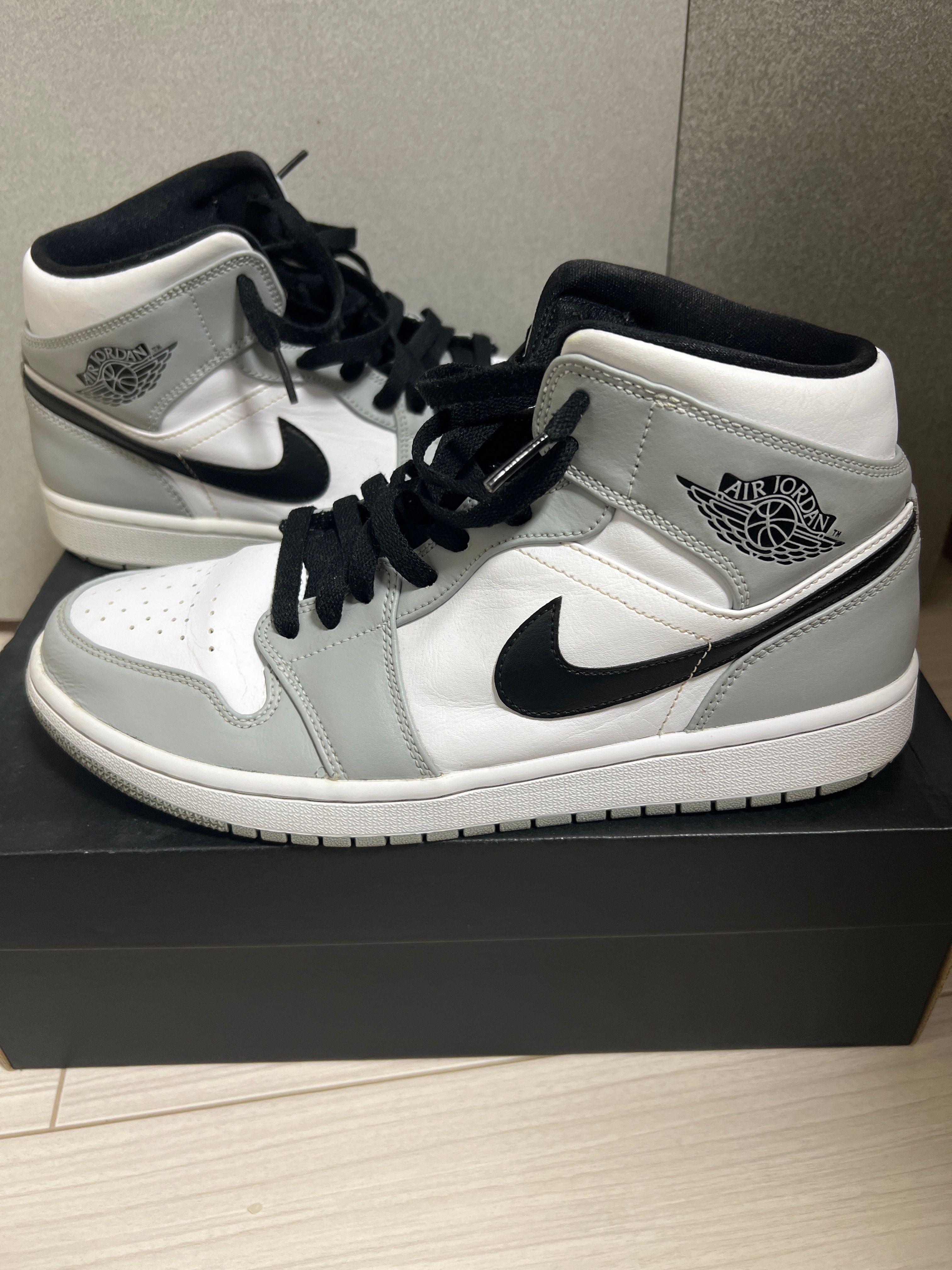 Nike Air Jordan 1 Mid "Light Smoke Grey/White/Black"