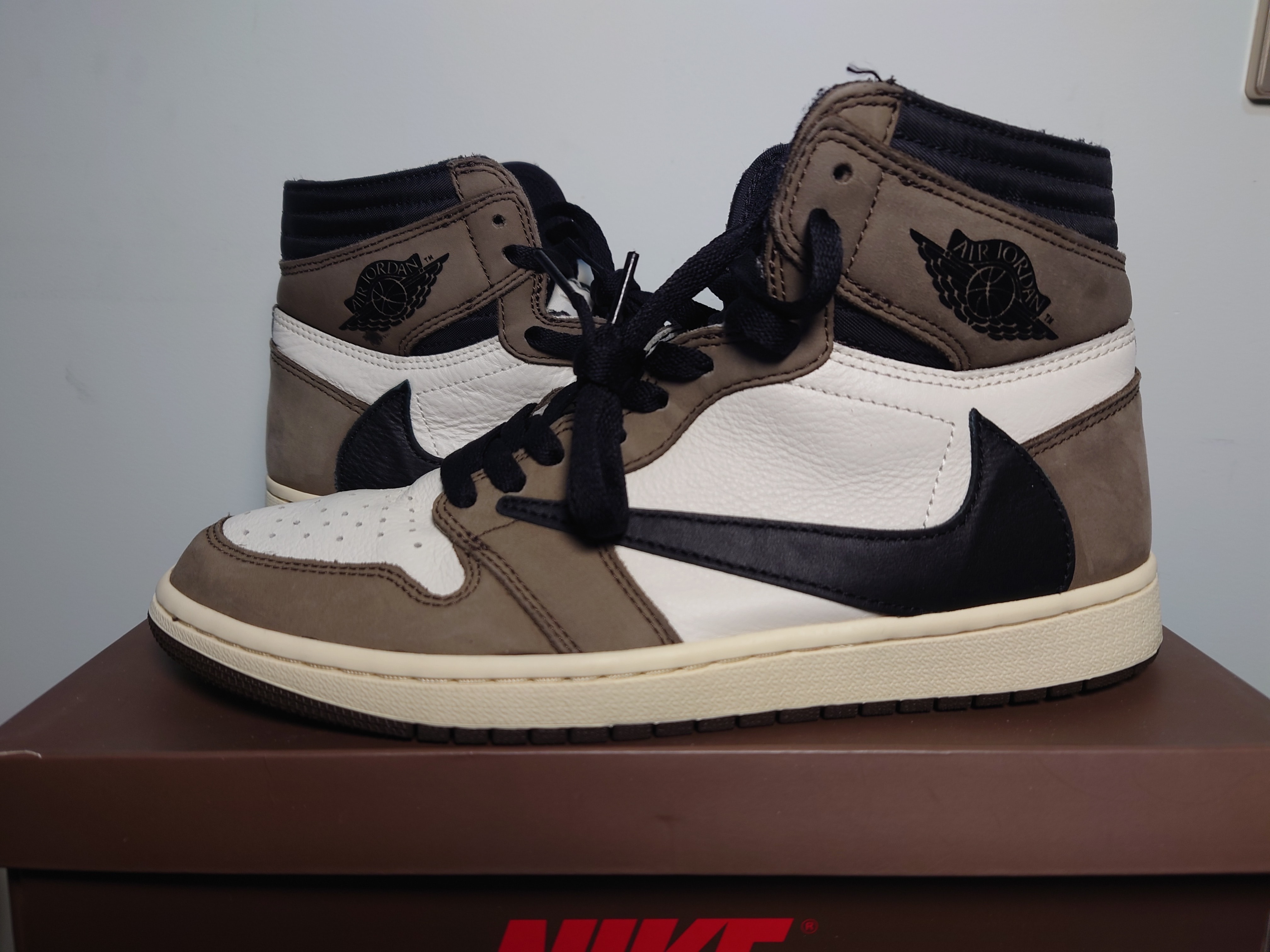 Travis Scott × Nike Air Jordan 1 Retro High OG TS SP "Sail/Dark Mocha"
