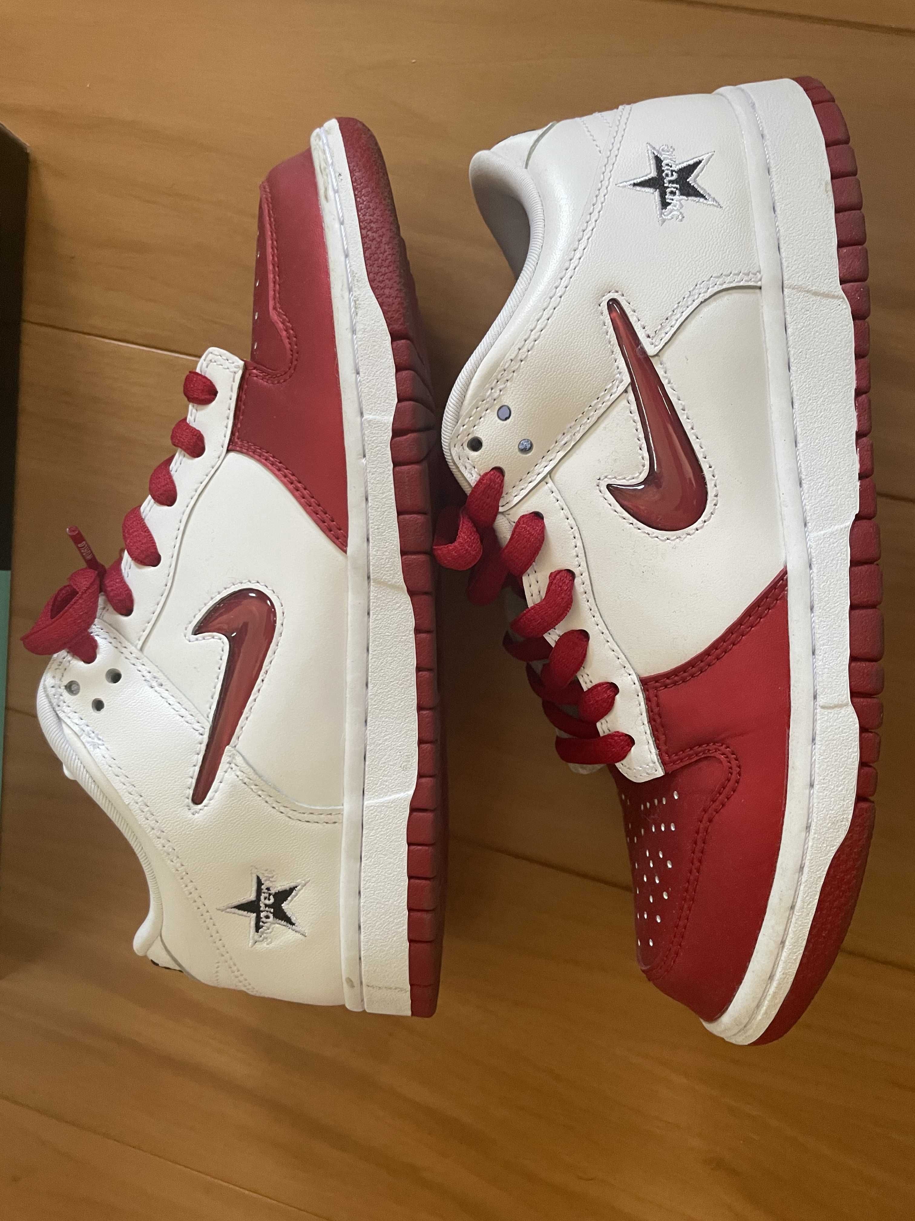 Supreme × Nike Dunk Low "Varsity Red/White"