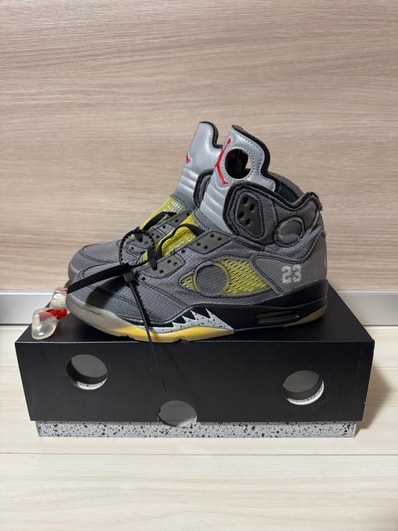 Off-White × Nike Air Jordan 5 "Black/Muslin/Fire Red"