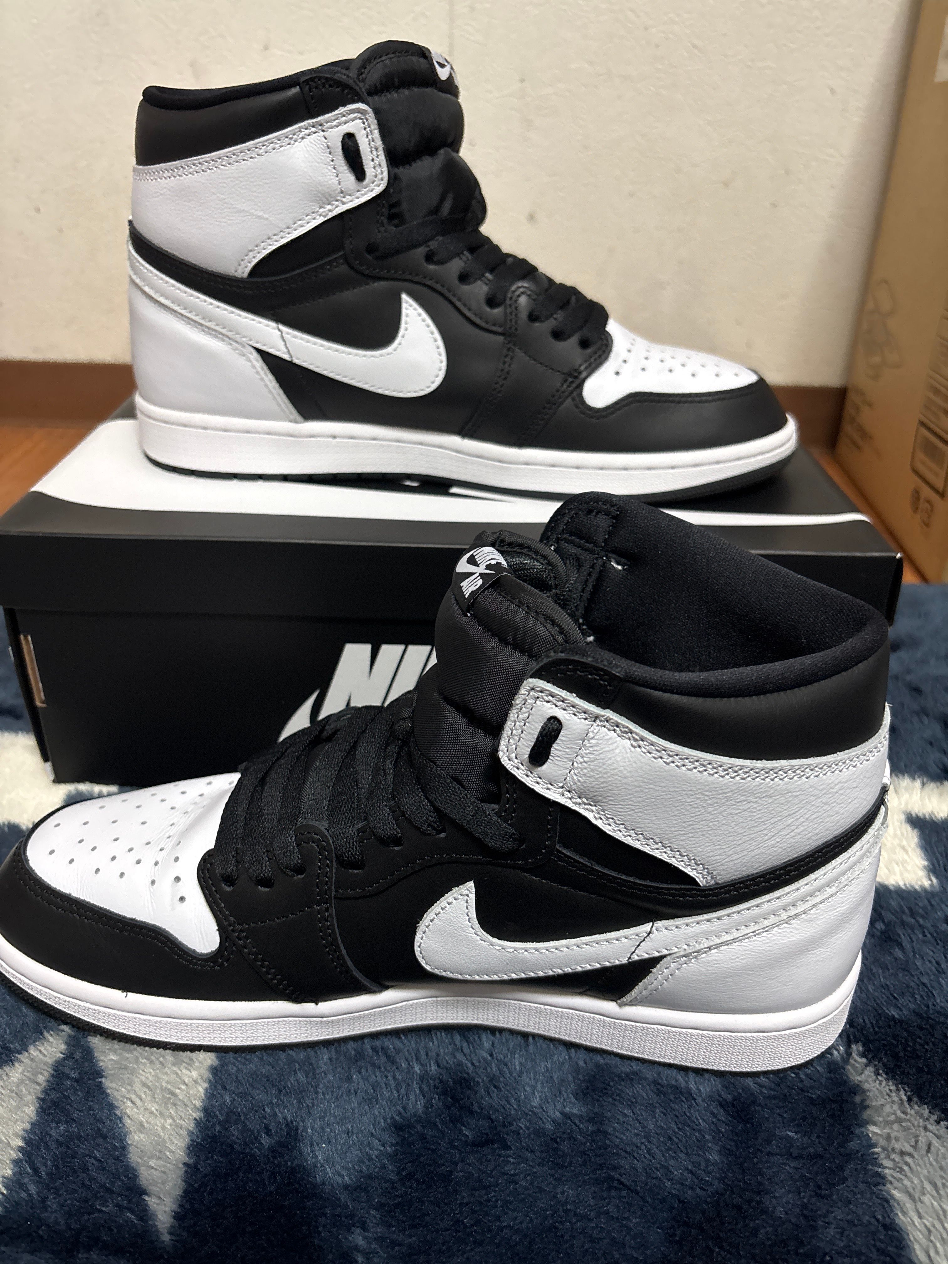 Nike Air Jordan 1 Retro High OG "Black/White"