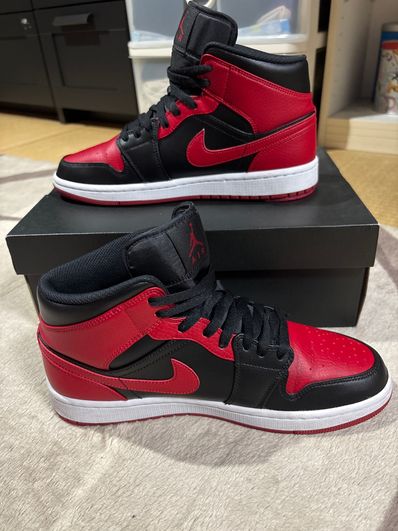 Nike Air Jordan 1 Mid "Bred"