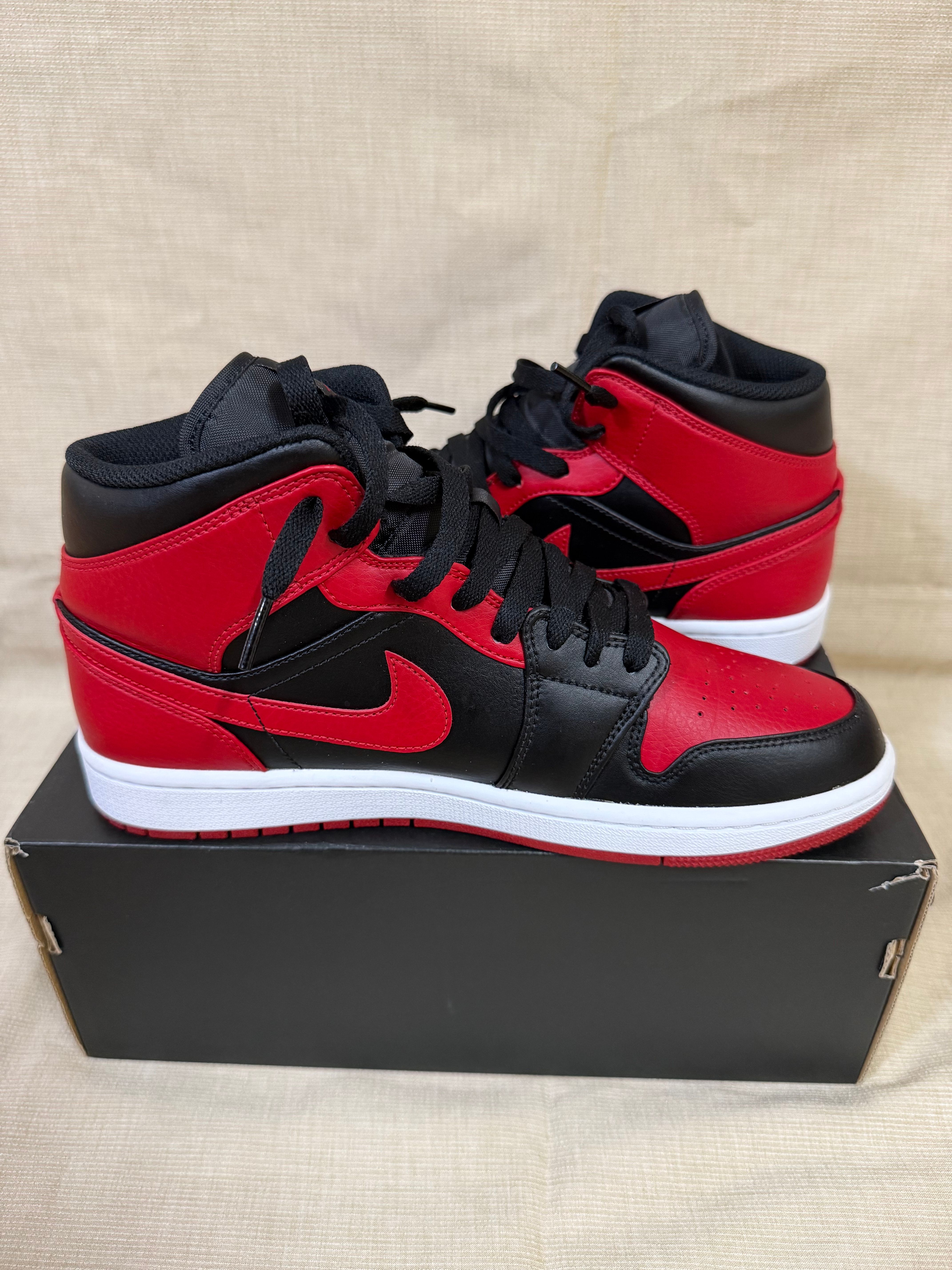 Nike Air Jordan 1 Mid "Bred"