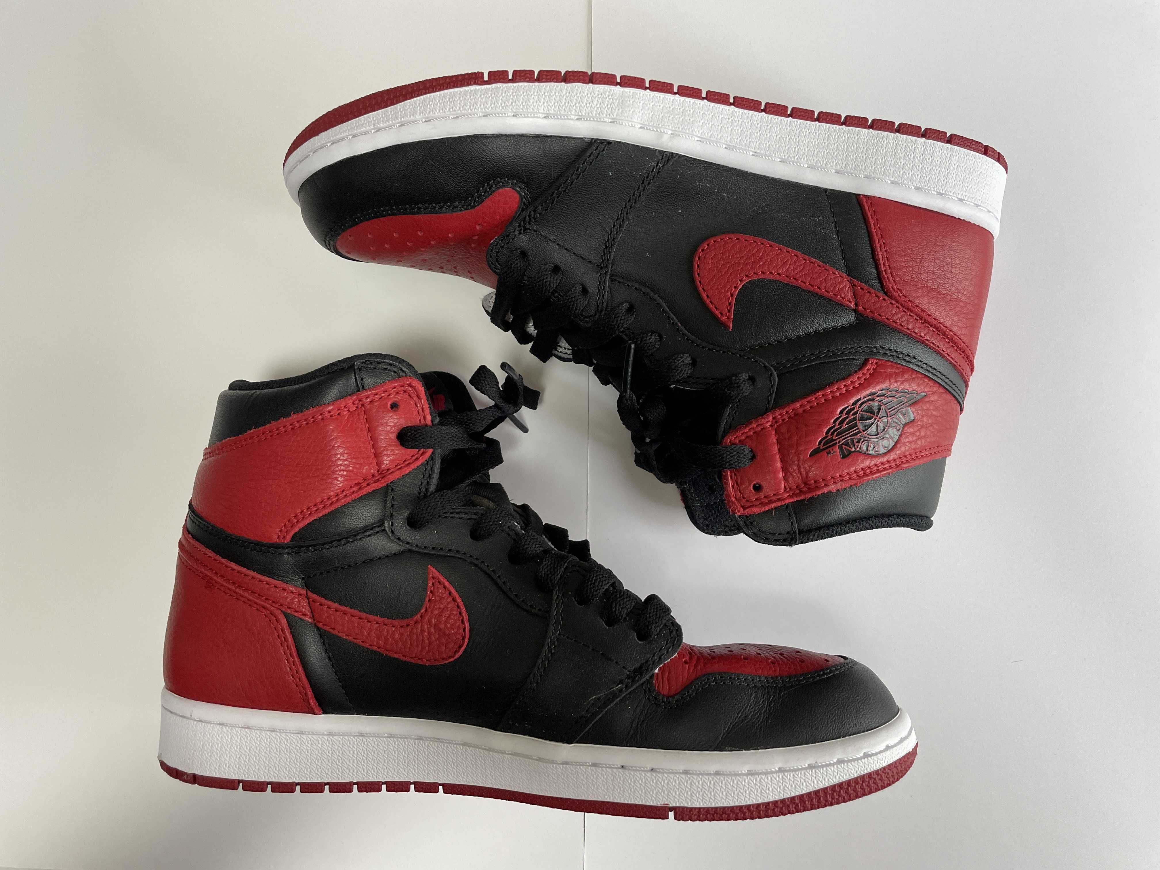 Nike Air Jordan 1 Retro High OG "Bred/Banned" (2016)