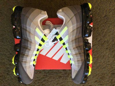 Nike Air Vapormax 95 "Neon"
