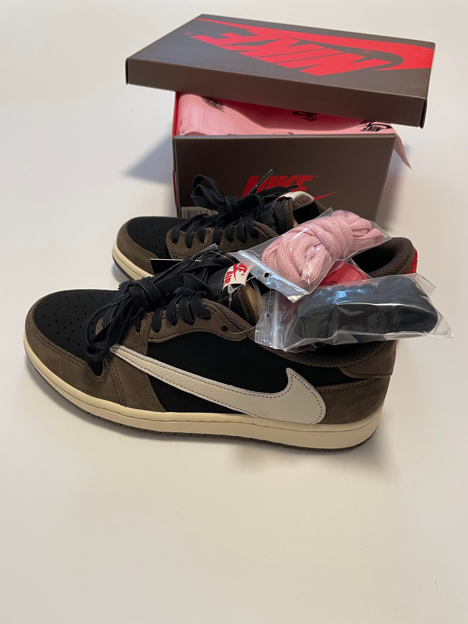 Travis Scott × Nike Air Jordan 1 Low OG SP-T  "Black/Dark Mocha"