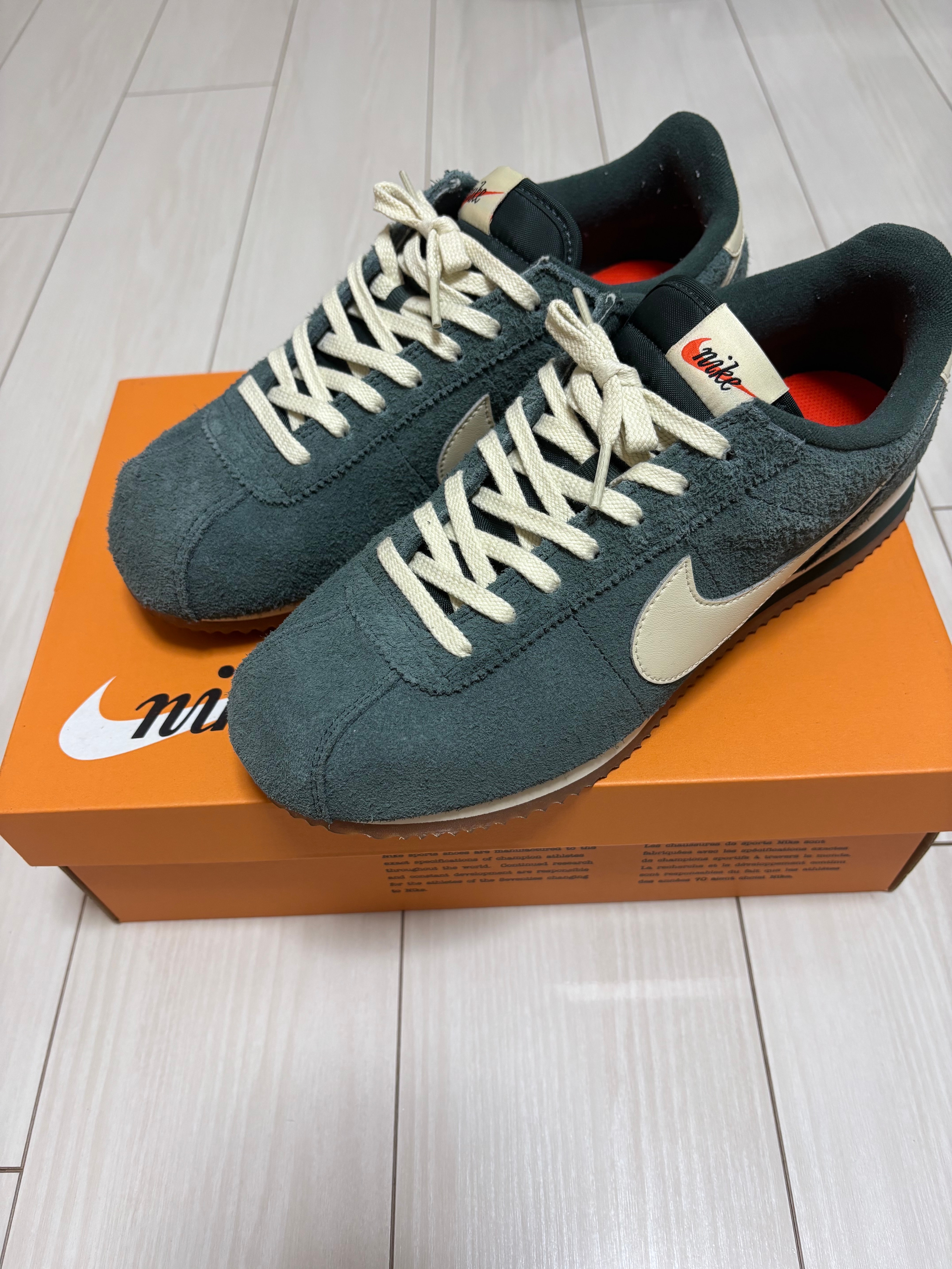 ナイキ ウィメンズ コルテッツ ヴィンテージ スウェード "ヴィンテージグリーン/ガムミディアムブラウン/モスリン"