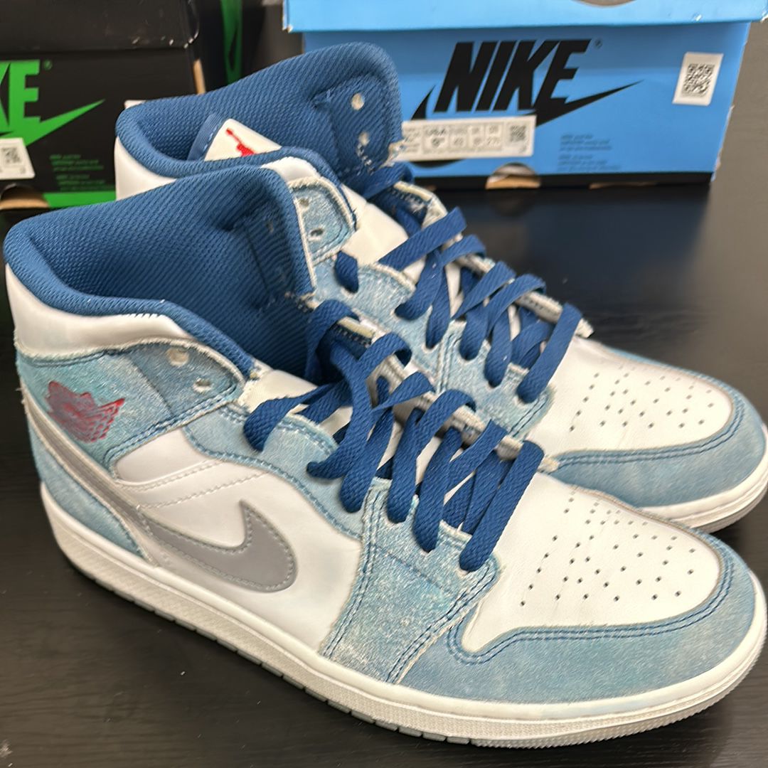 Nike Air Jordan 1 Mid SE "White/Hyper Royal/Red"