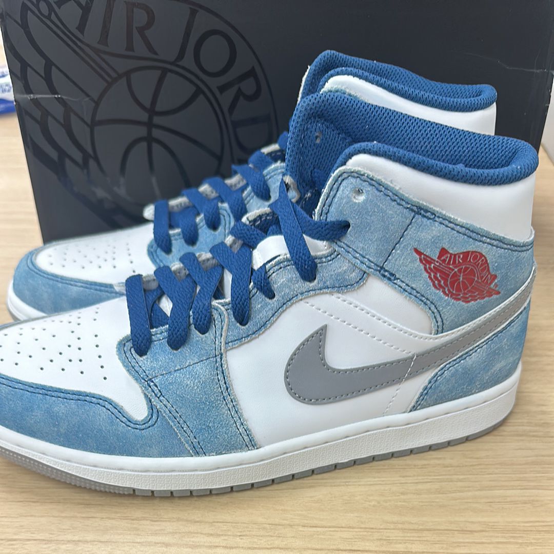 Nike Air Jordan 1 Mid SE "White/Hyper Royal/Red"