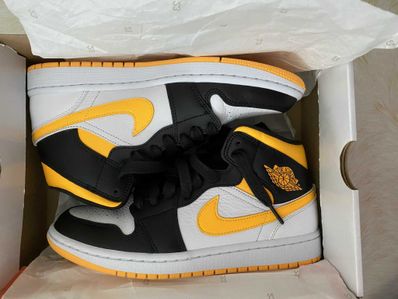 Nike Women's Air Jordan 1 Mid SE "Laser Orange Black"