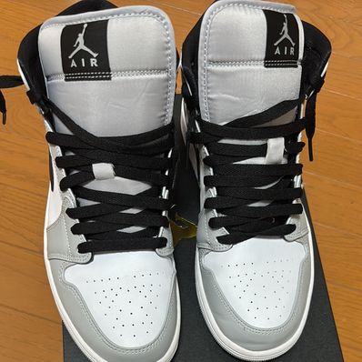 Nike Air Jordan 1 Mid "Light Smoke Grey/White/Black"