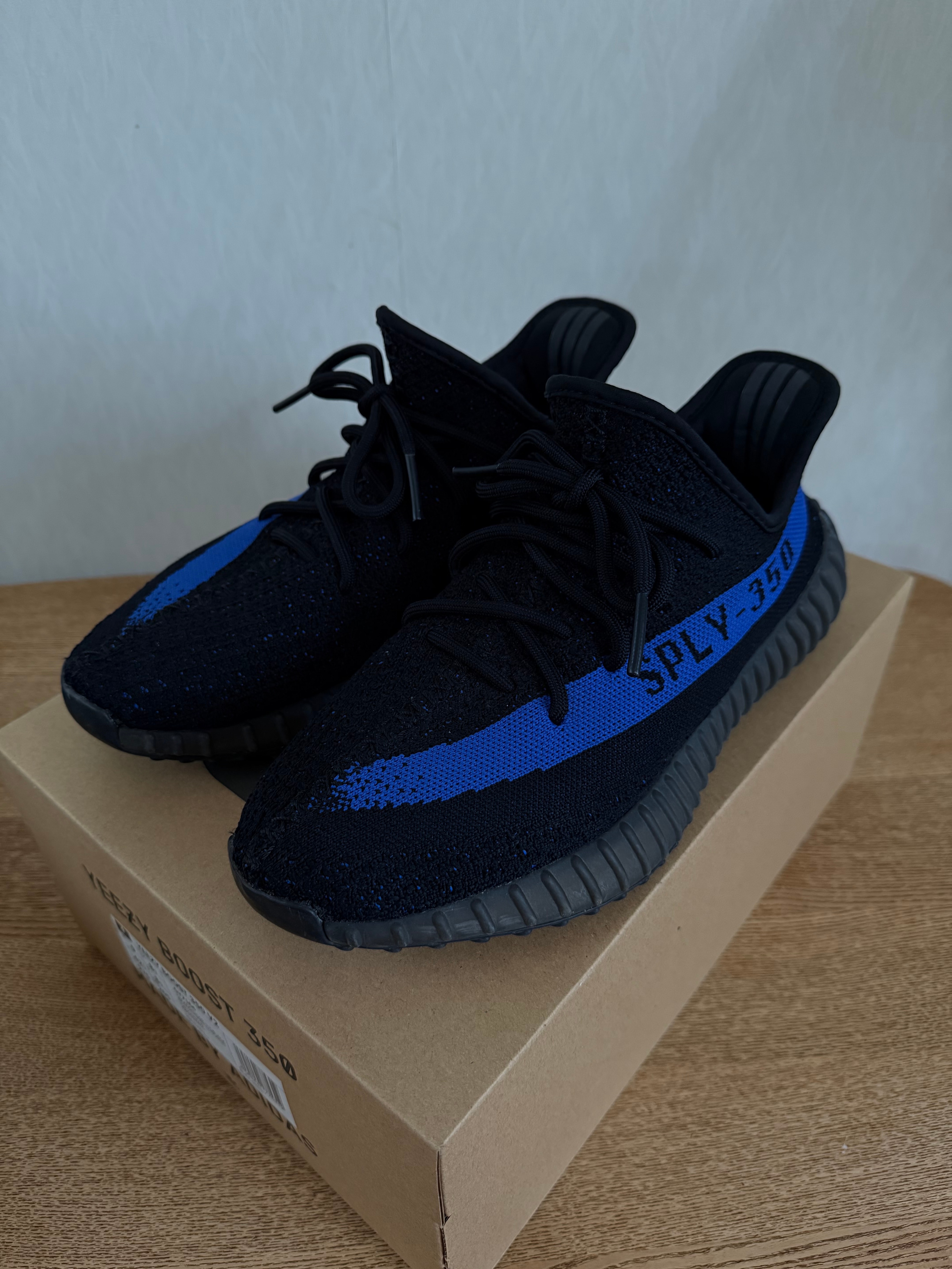 adidas YEEZY Boost 350V2 "Dazzling Blue"