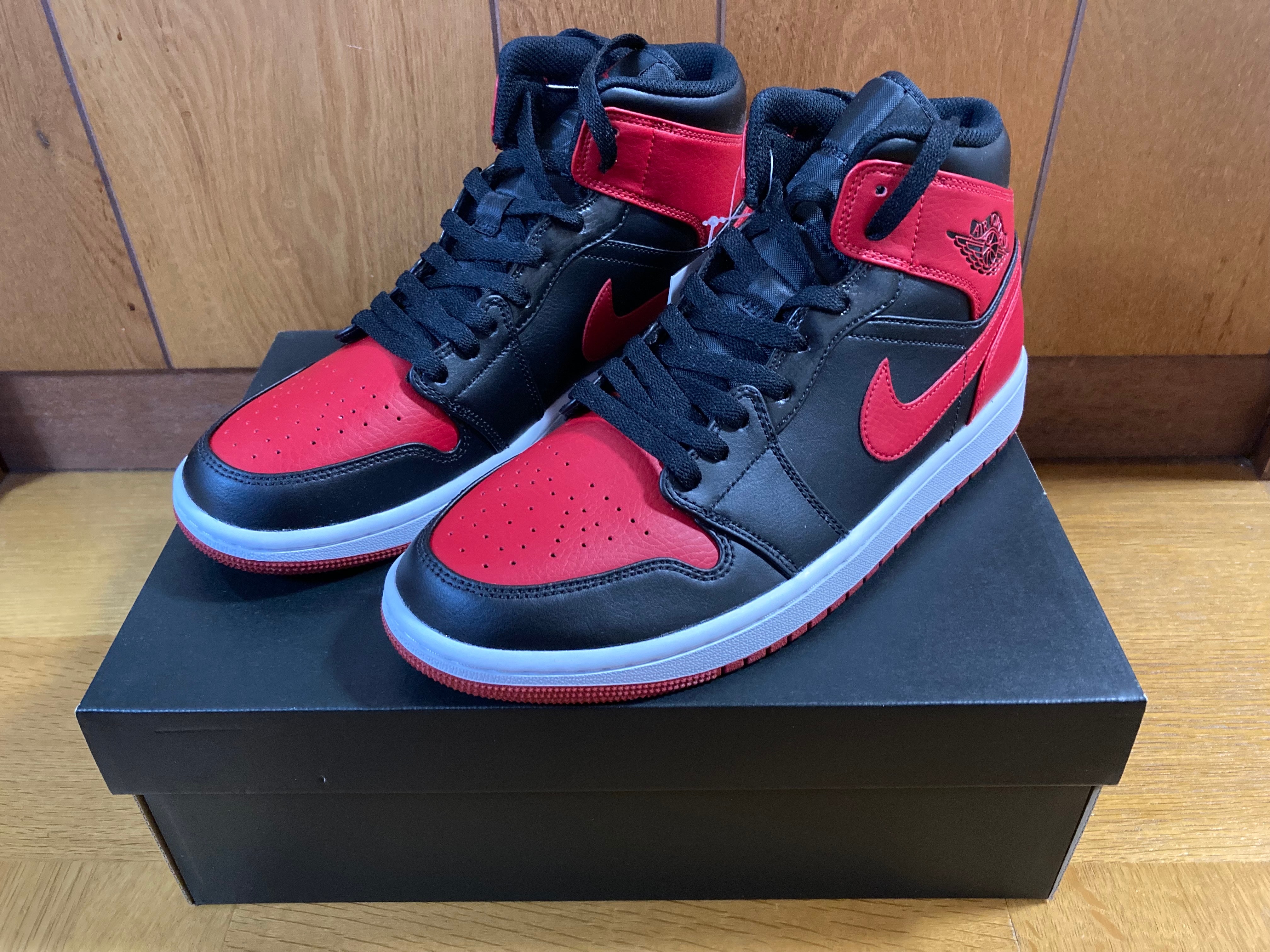 Nike Air Jordan 1 Mid "Bred"